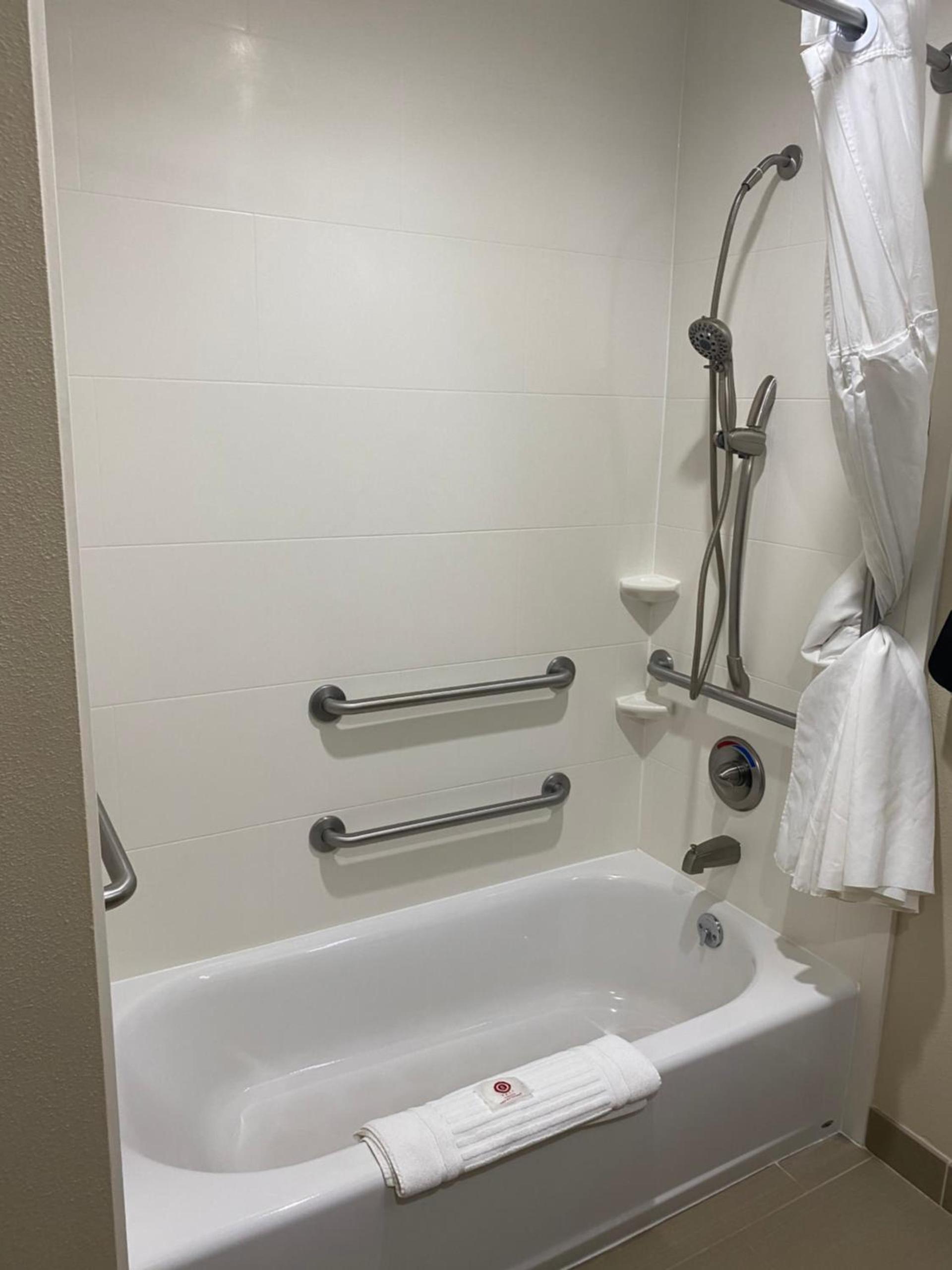 Comfort Suites West Omaha photo 6