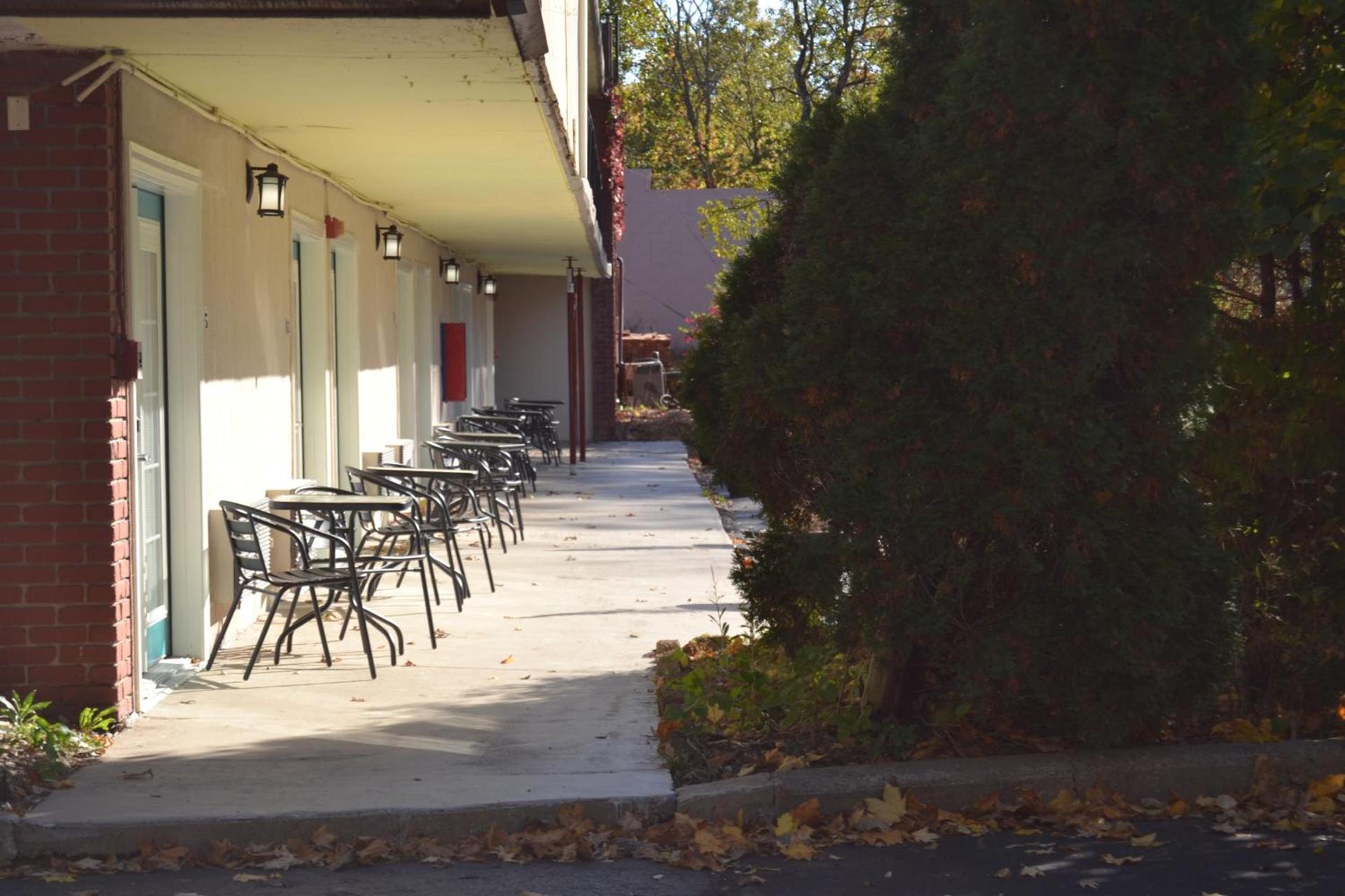 Cascades Inn photo 24
