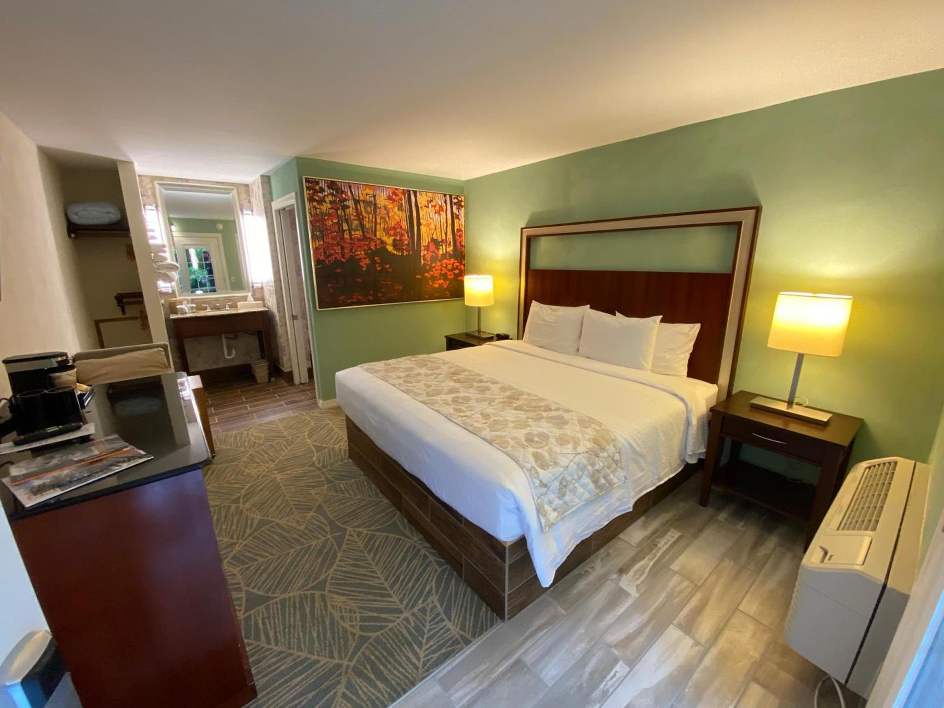 Cascades Inn photo 19
