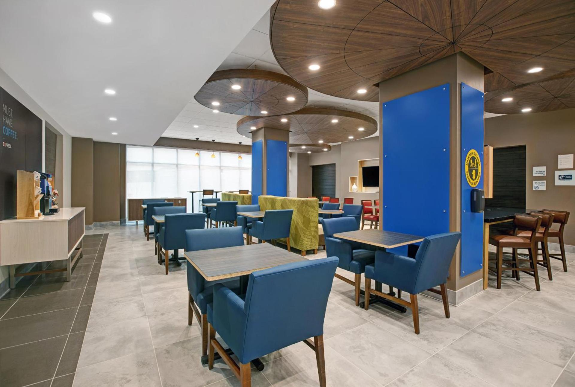 Holiday Inn Express - Milwaukee Downtown by IHG photo 43
