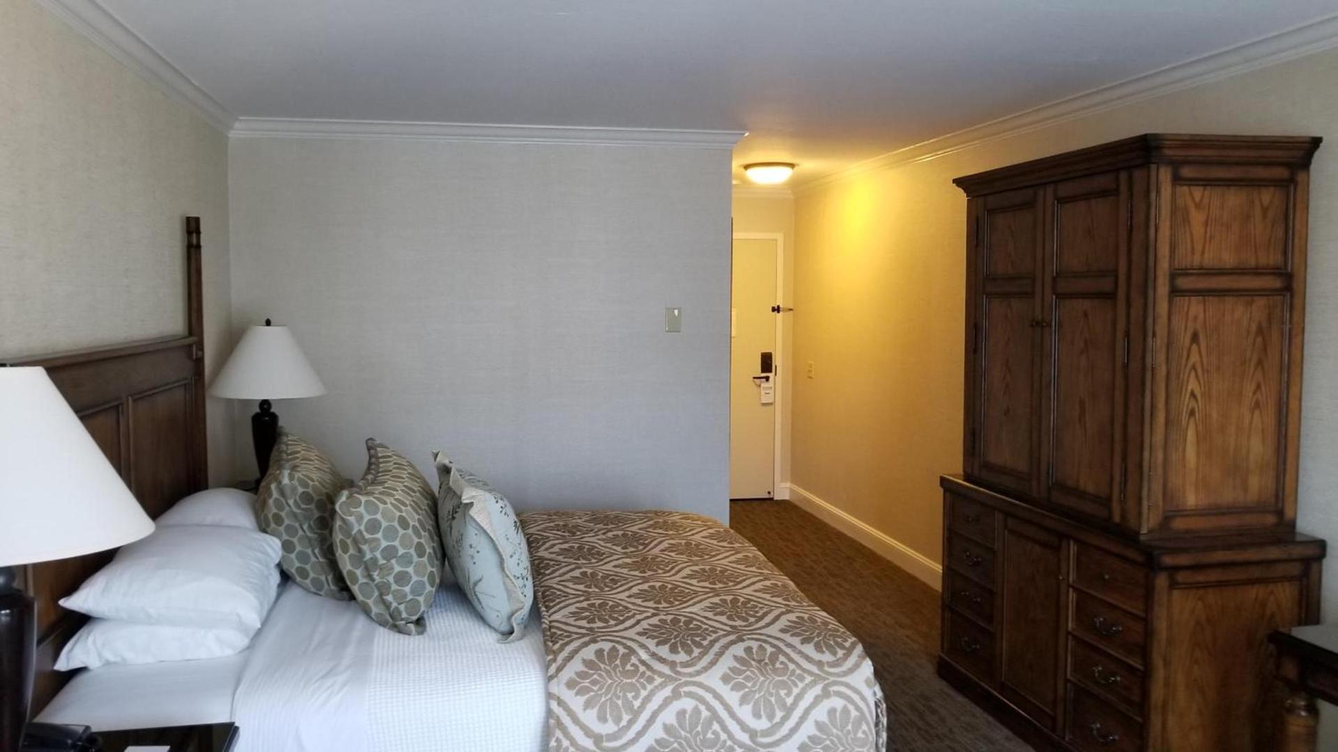 Chelsea Inn photo 48