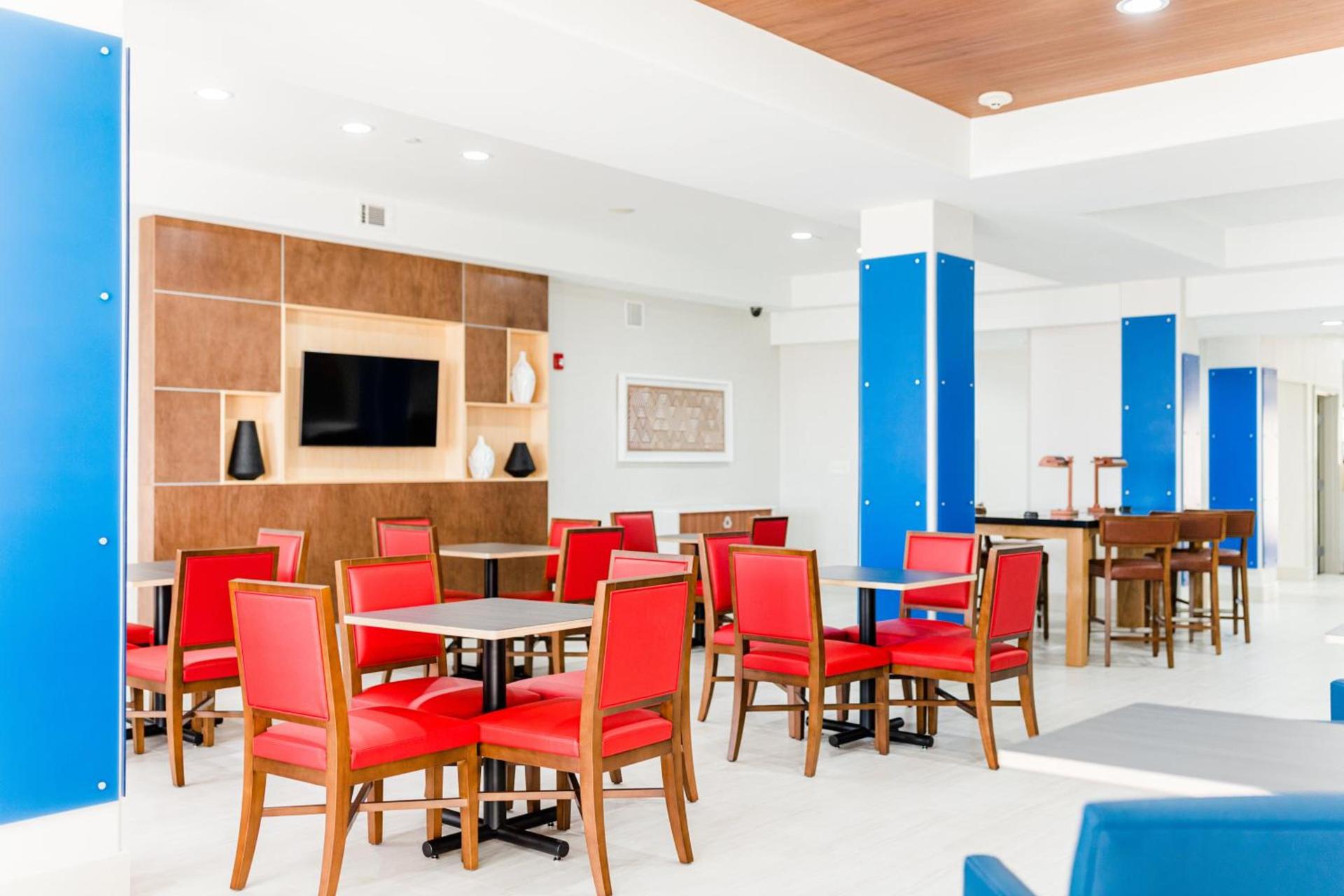 Holiday Inn Express Hotel & Suites Greenville by IHG photo 72