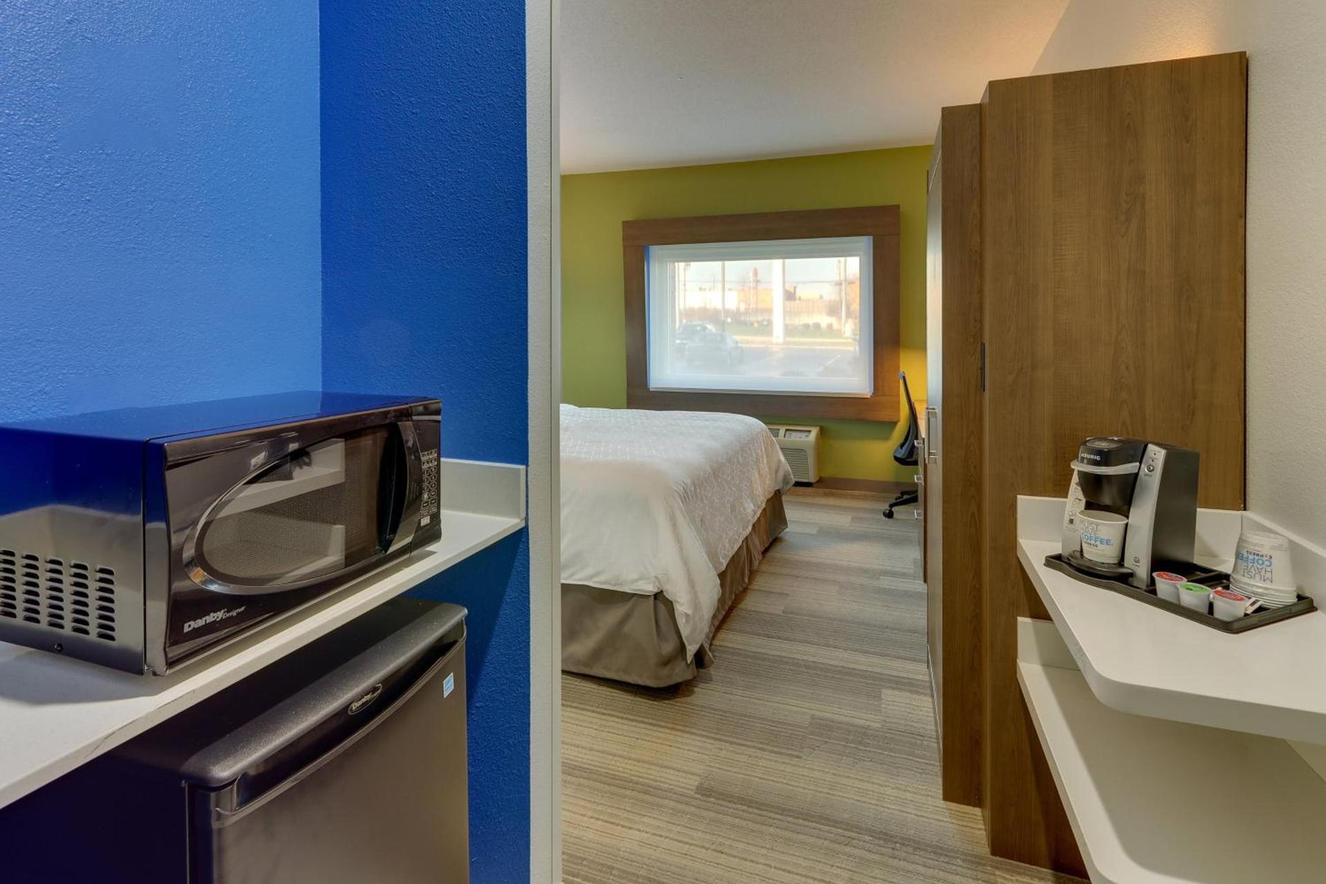 Holiday Inn Express - Cincinnati North - Monroe by IHG photo 32