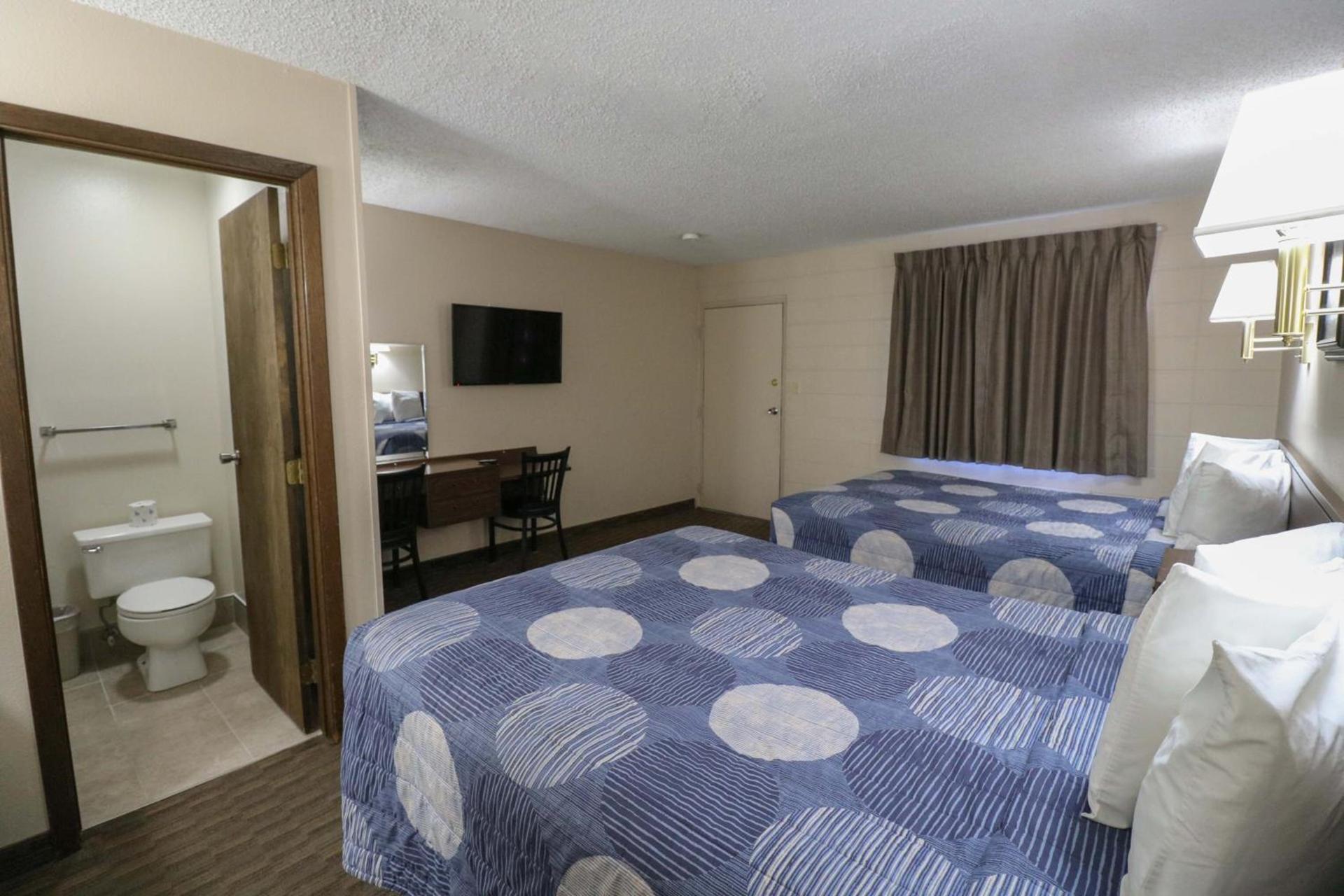 Bear Lodge Motel photo 20