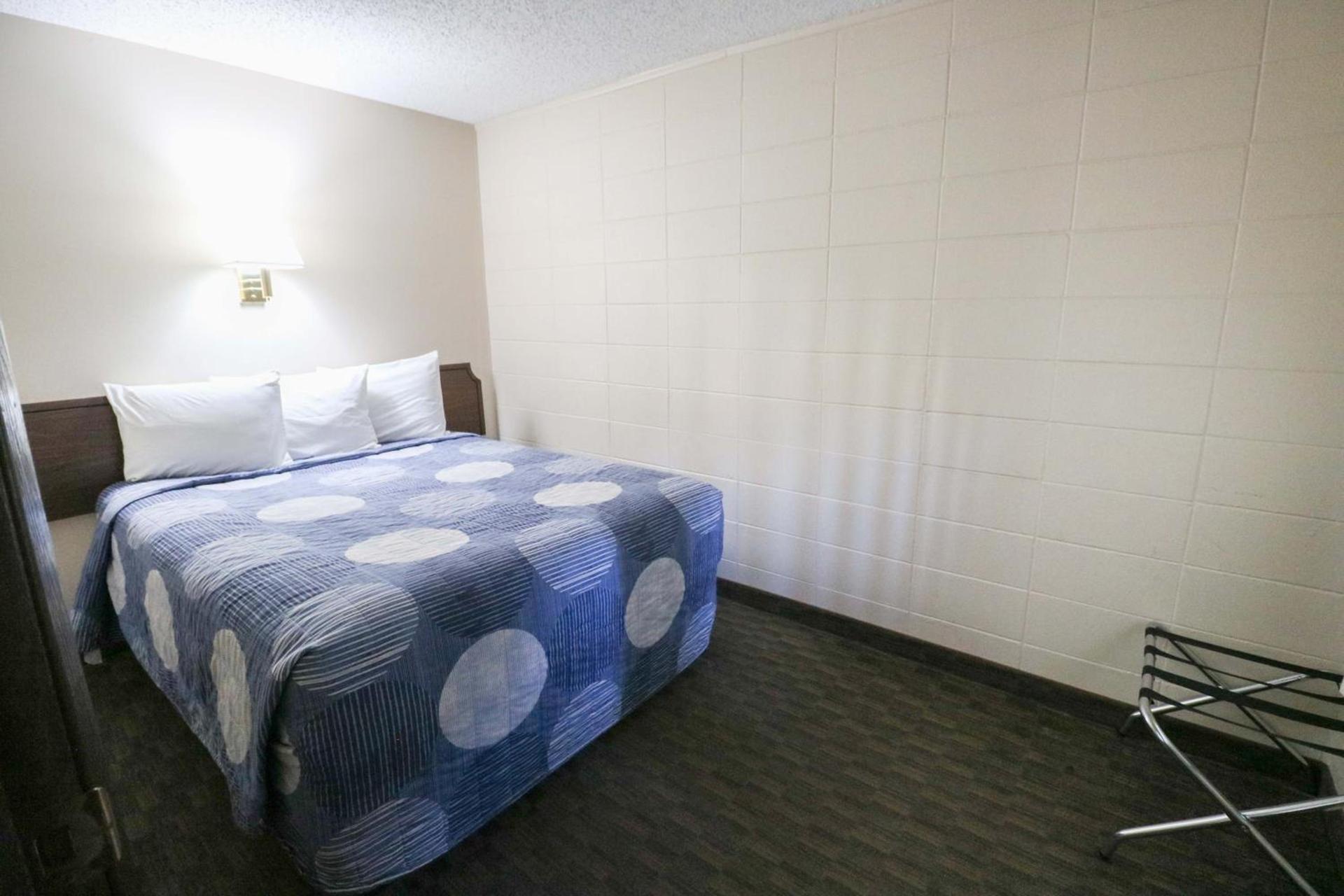 Bear Lodge Motel photo 16