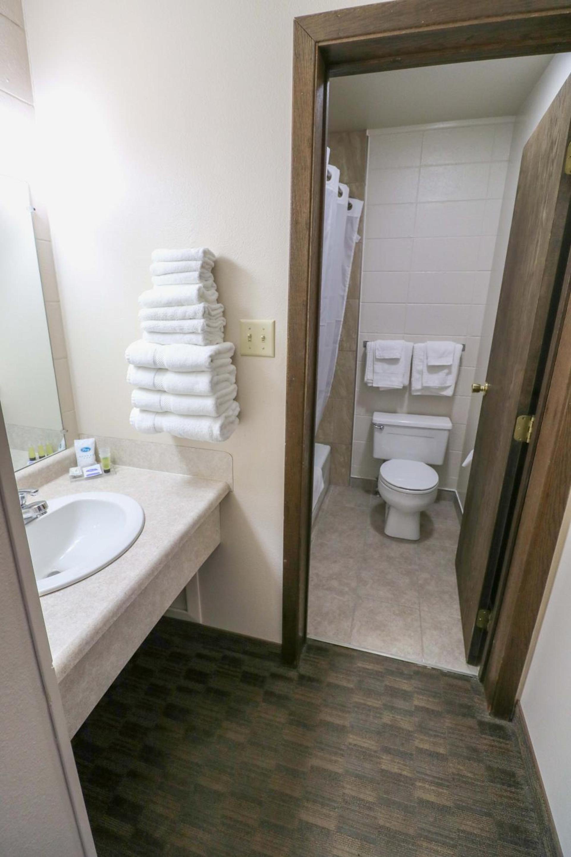 Bear Lodge Motel photo 15