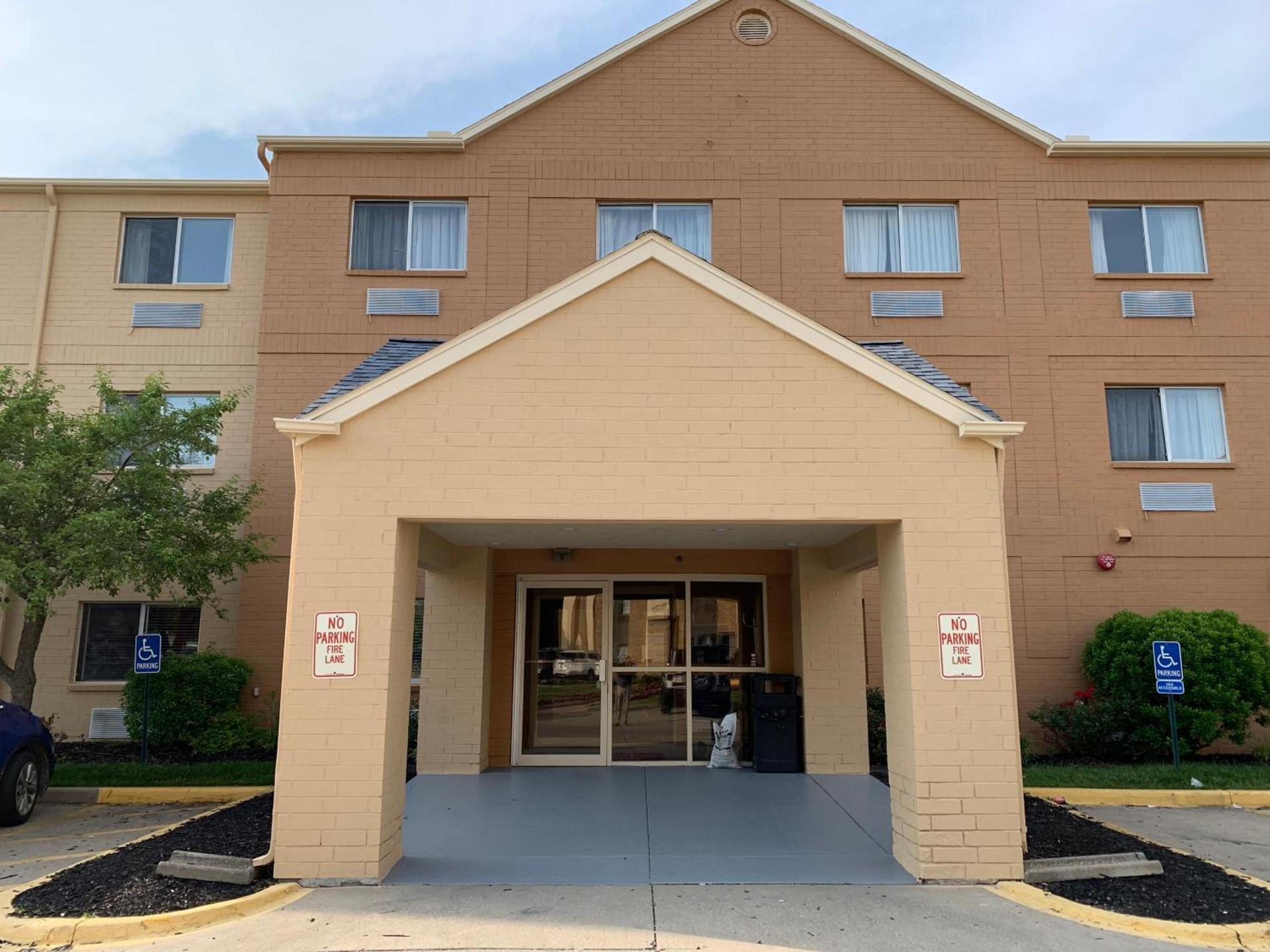 Clarion Pointe Fairborn near Wright Patterson AFB photo 18
