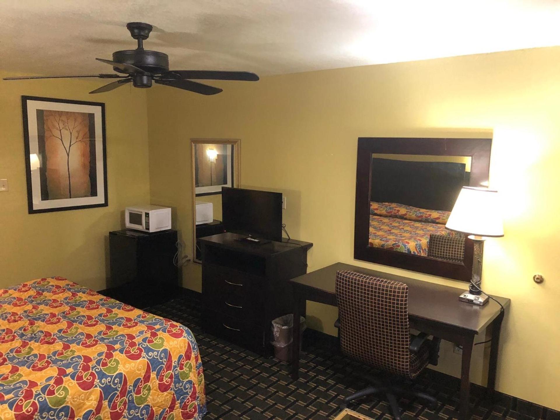 Kings Inn Mexia photo 22