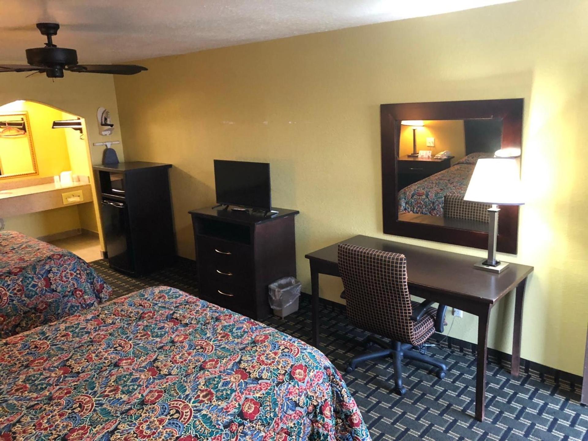 Kings Inn Mexia photo 13