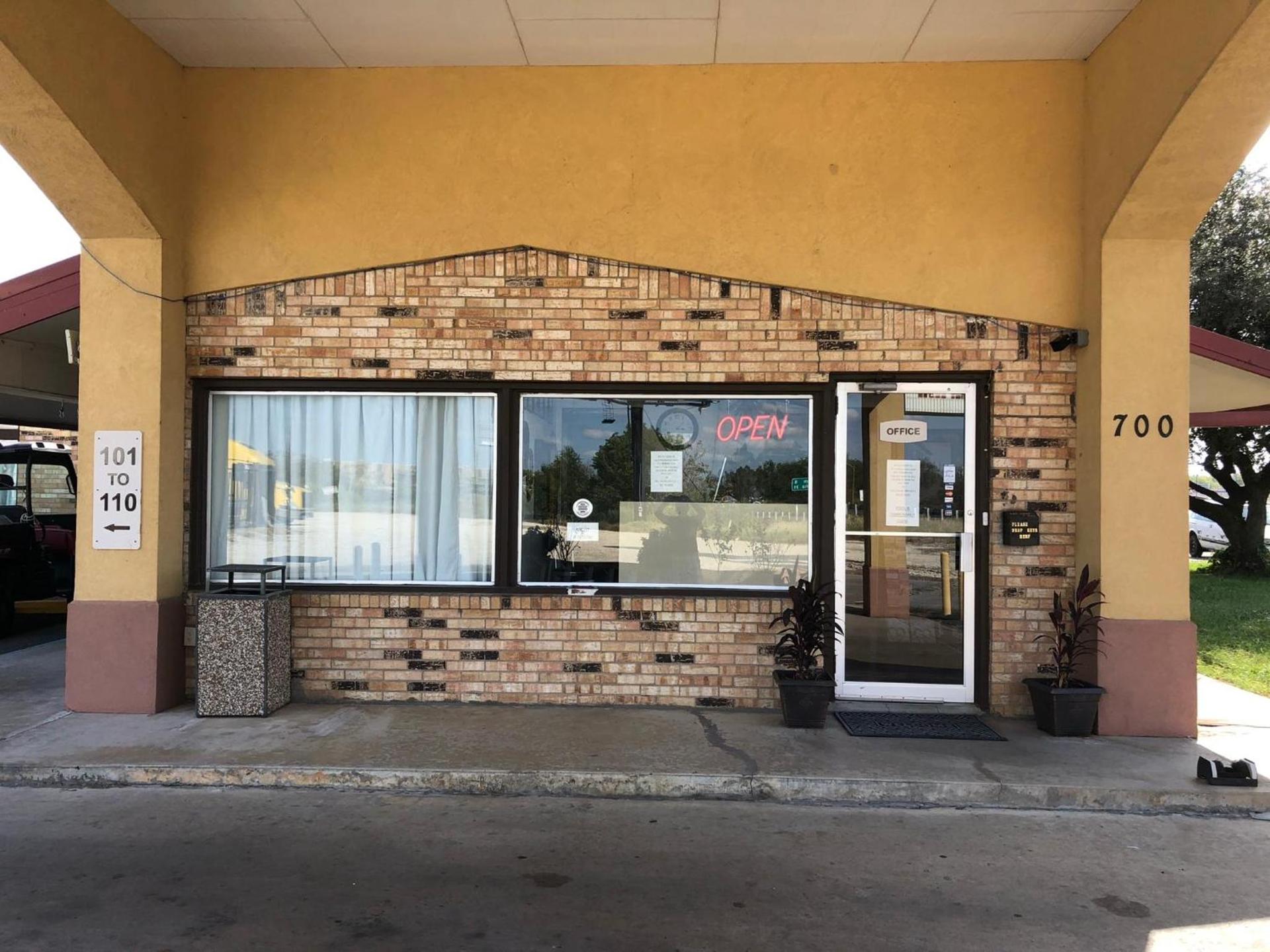 Kings Inn Mexia photo 2