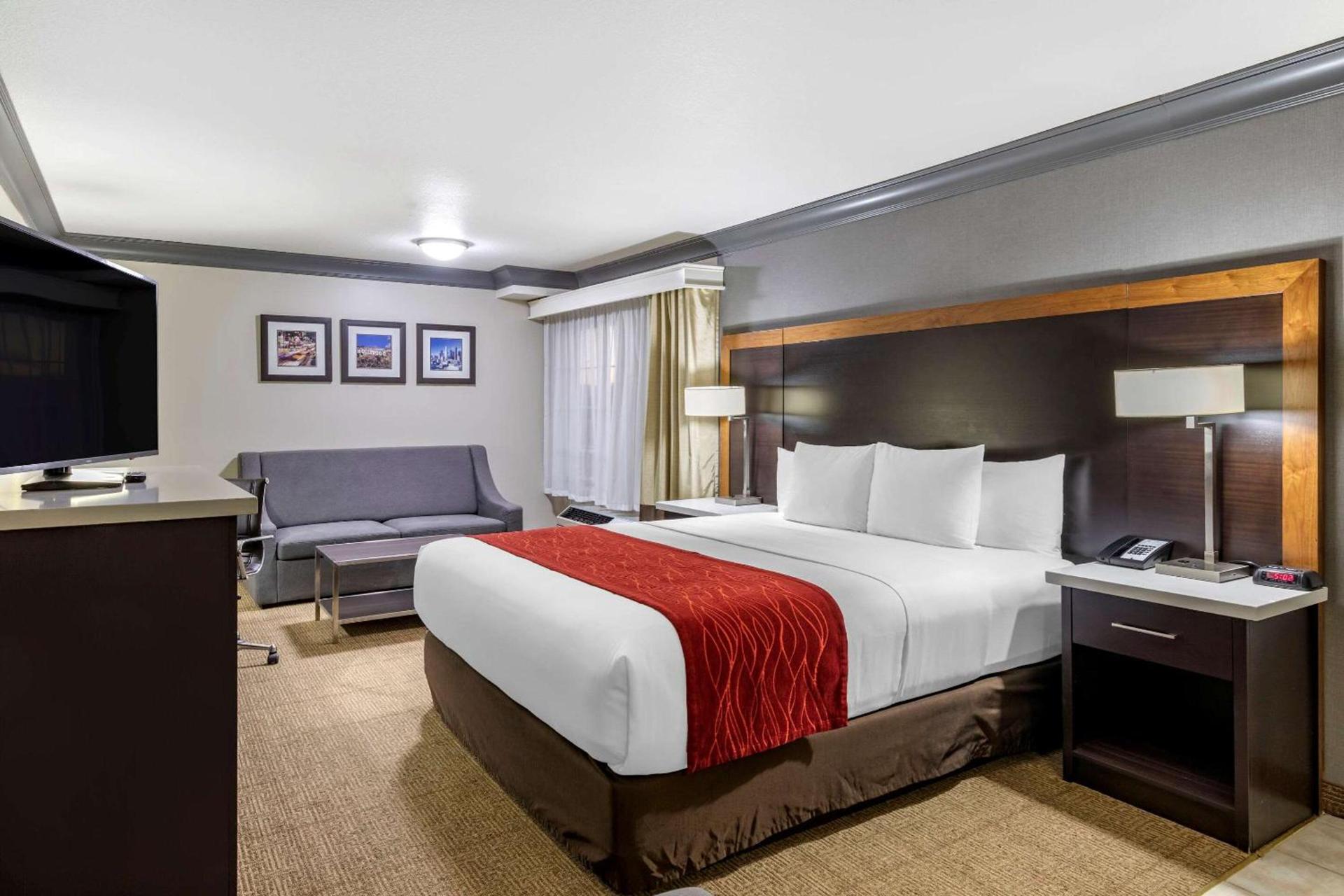 Comfort Inn & Suites Near Universal - N Hollywood - Burbank photo 30