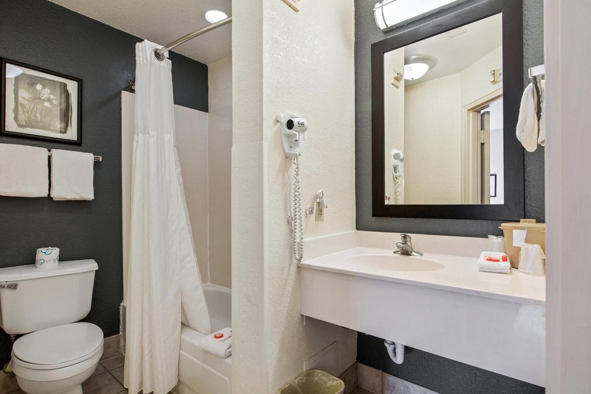 Suburban Studios Orlando - Ocoee-Winter Garden photo 30