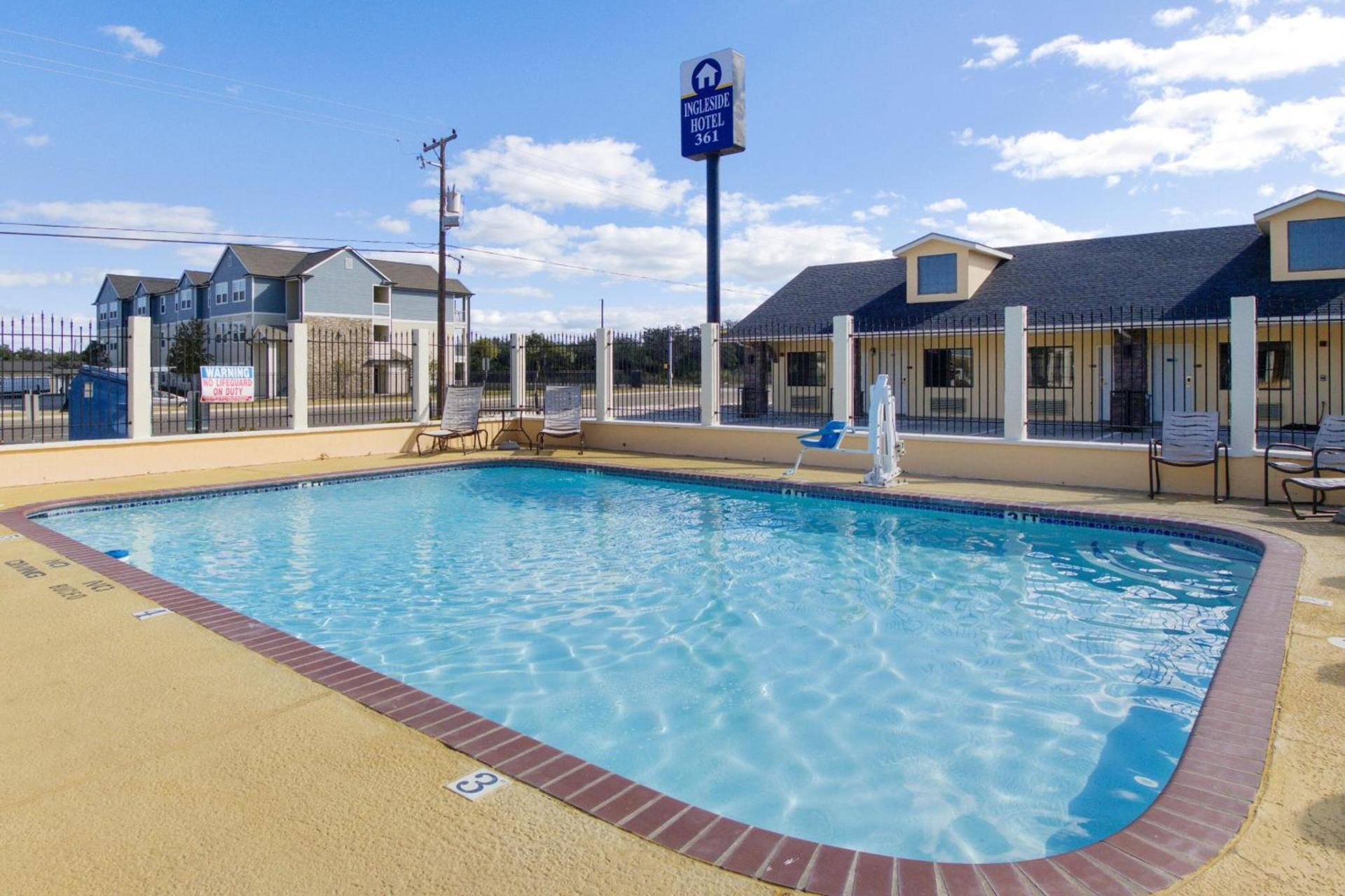 OYO Hotel Ingleside TX photo 3