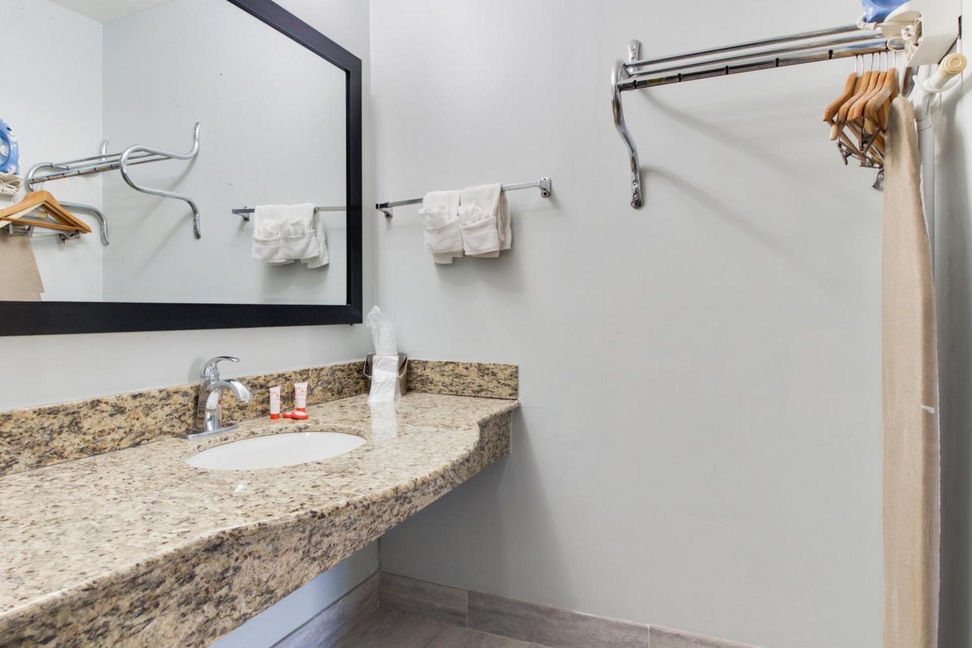 OYO Hotel Ingleside TX photo 27