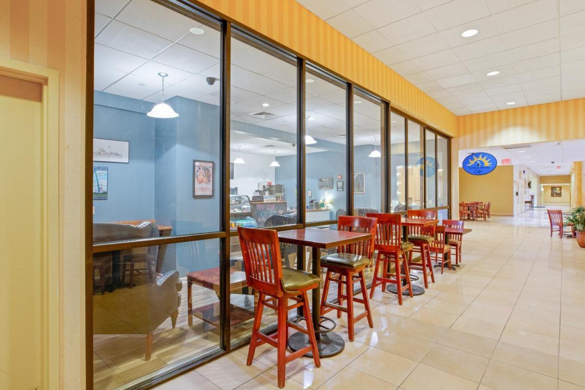OYO Hotel St Louis Downtown City Center MO photo 71