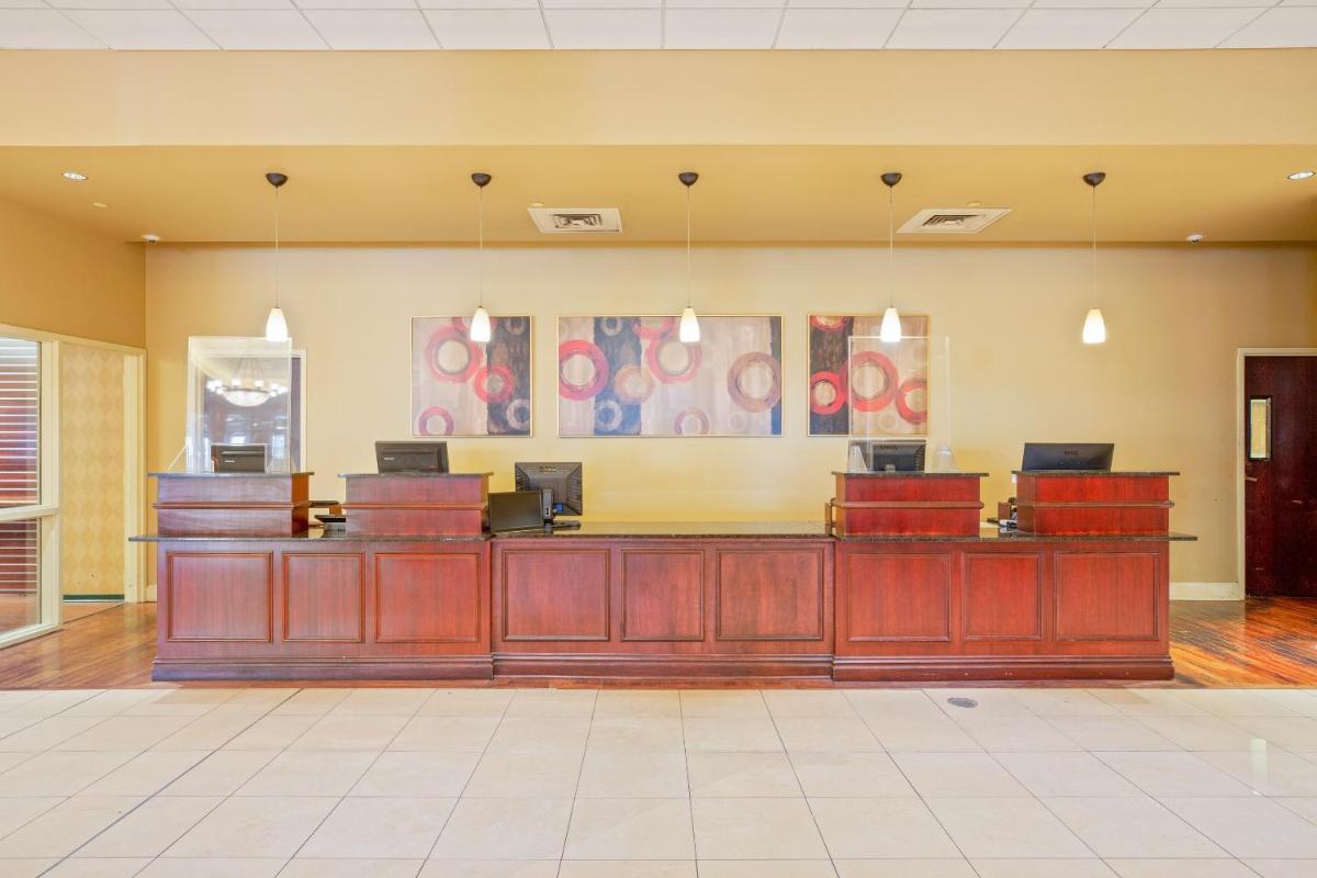 OYO Hotel St Louis Downtown City Center MO photo 6