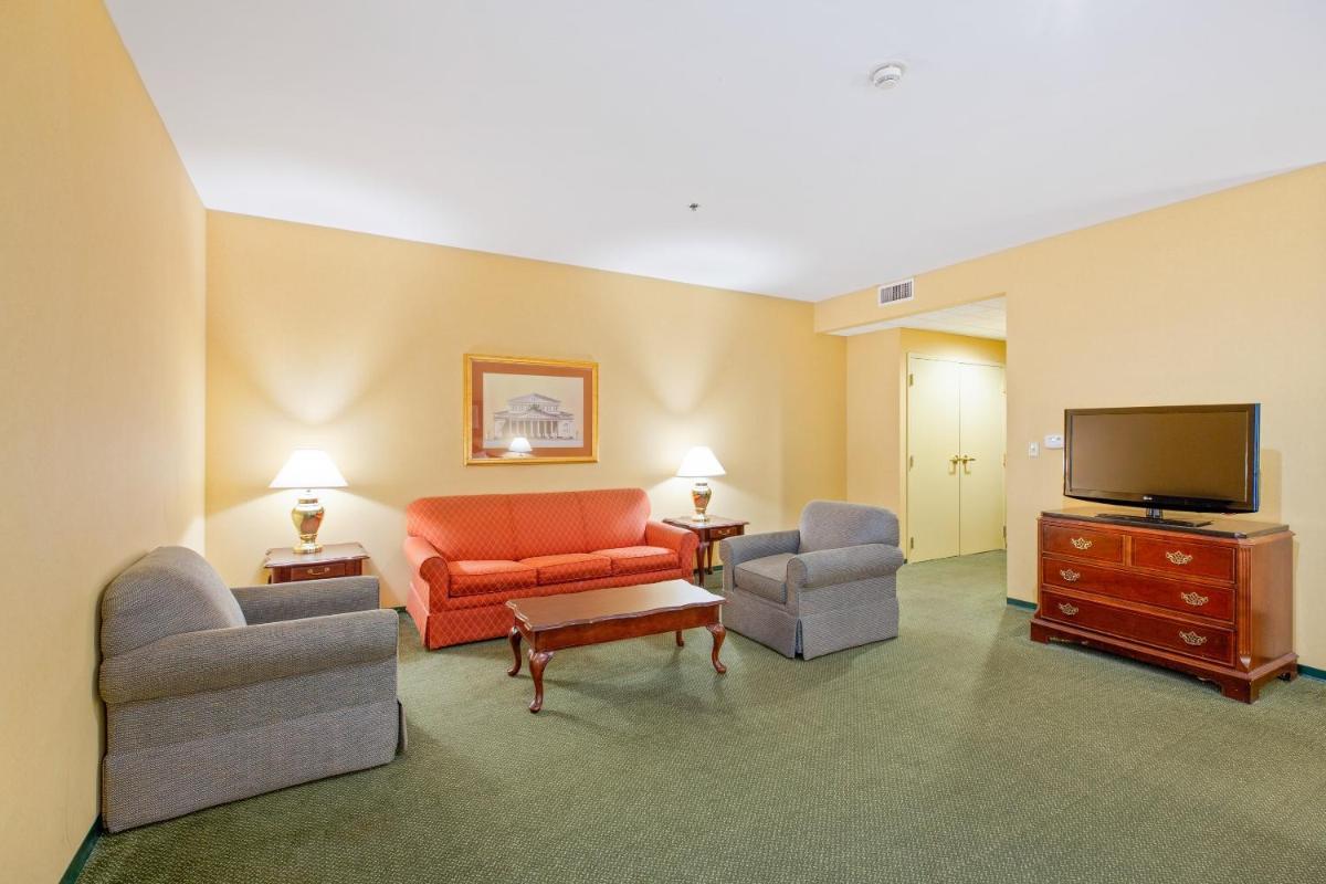 OYO Hotel St Louis Downtown City Center MO photo 51