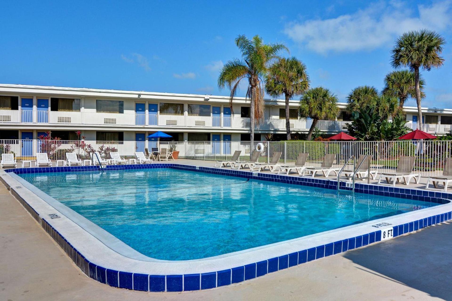 Motel 6-Cocoa Beach, FL photo 2
