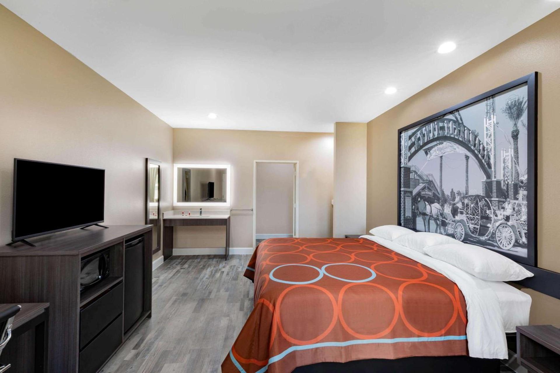 Super 8 by Wyndham Houston NW Beltway 8-West Rd photo 16