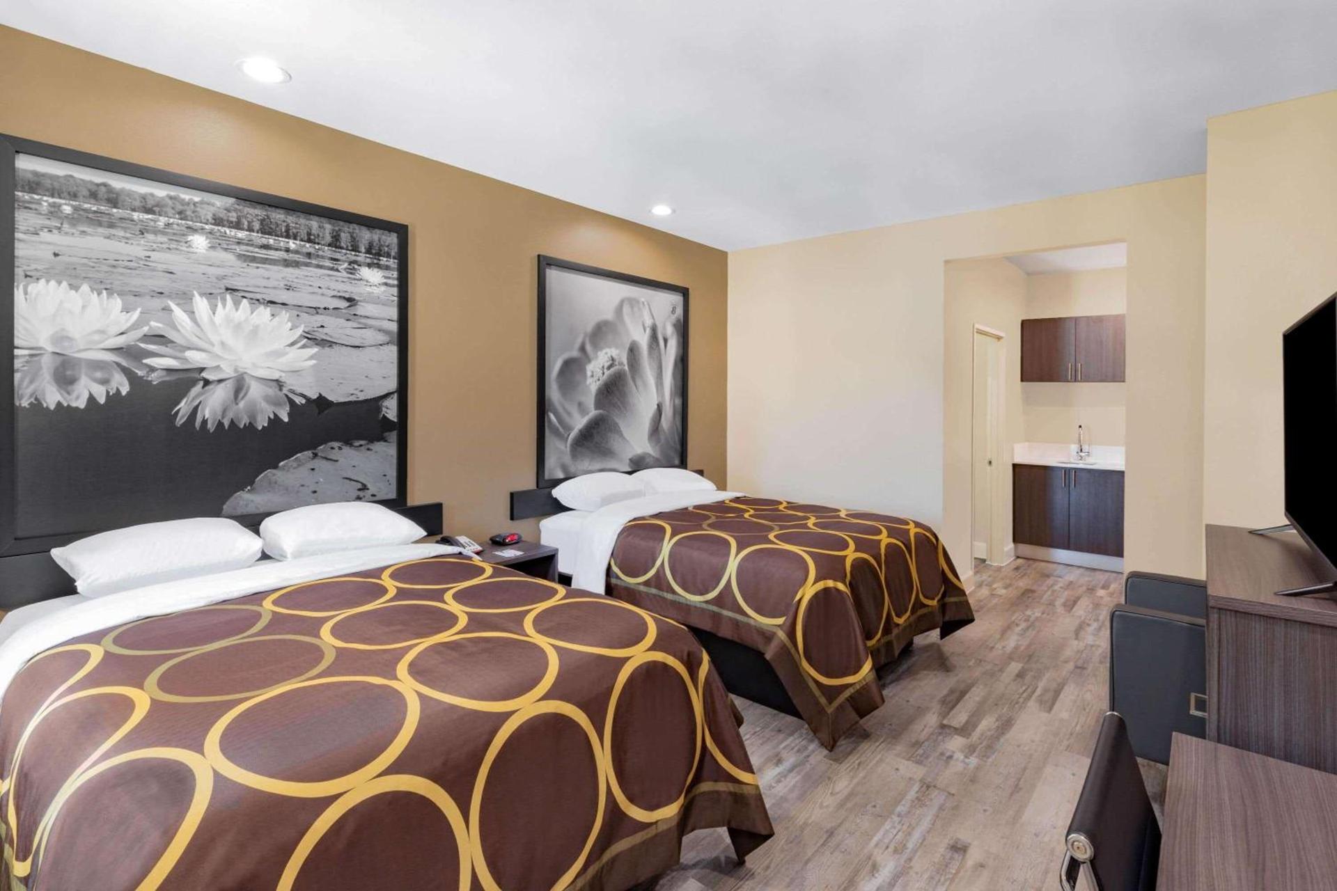 Super 8 by Wyndham Houston NW Beltway 8-West Rd photo 26