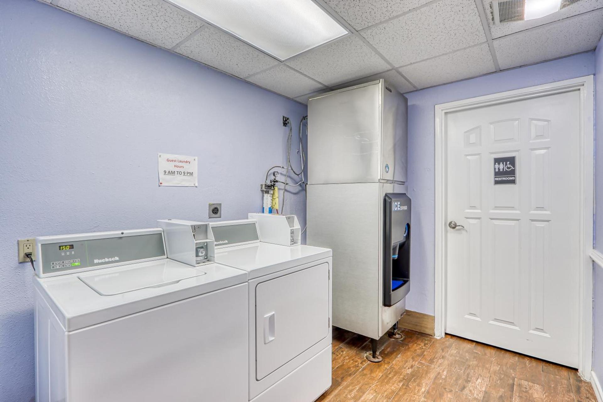 Americas Hotel - El Paso Airport / Medical Center photo 16