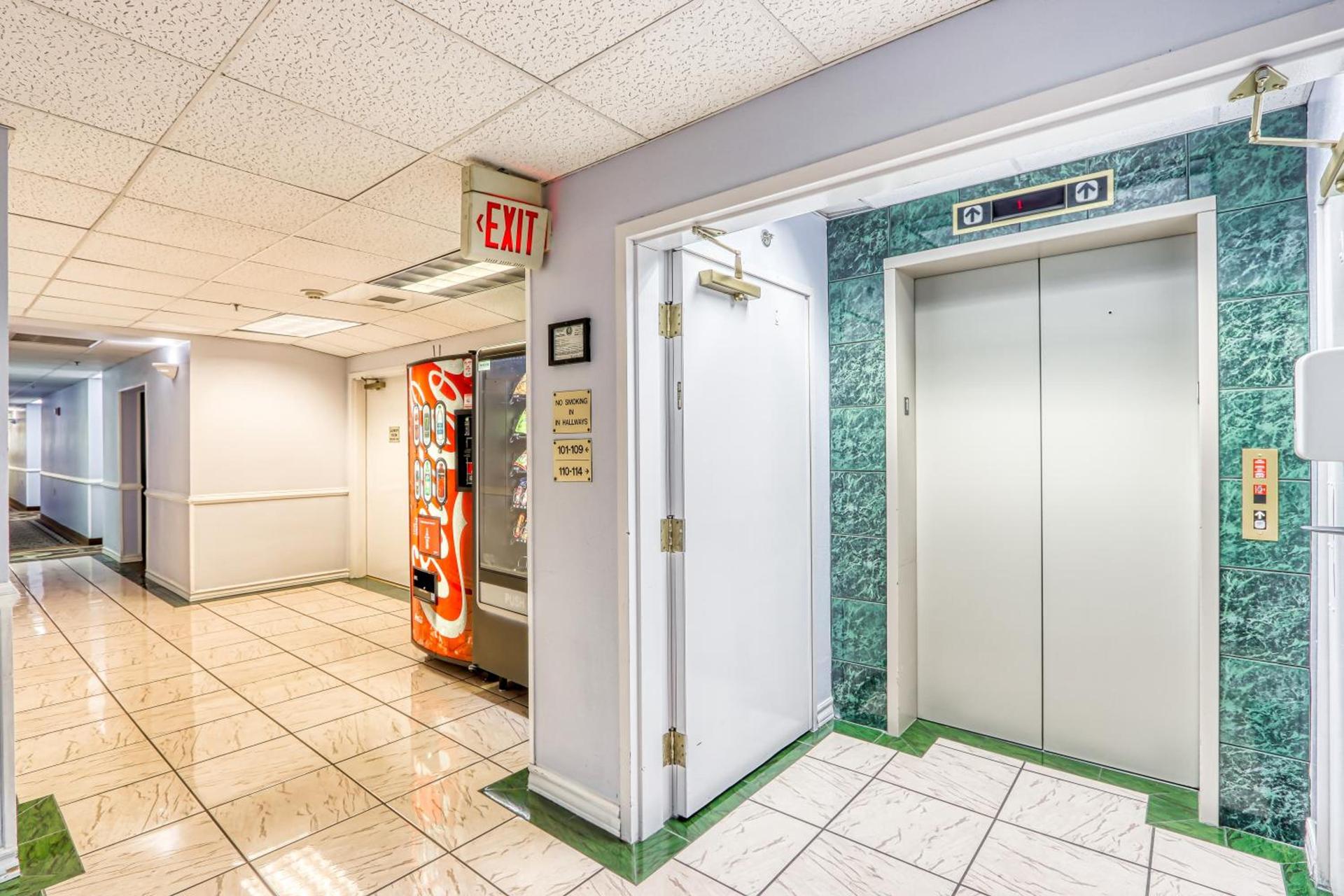 Americas Hotel - El Paso Airport / Medical Center photo 14