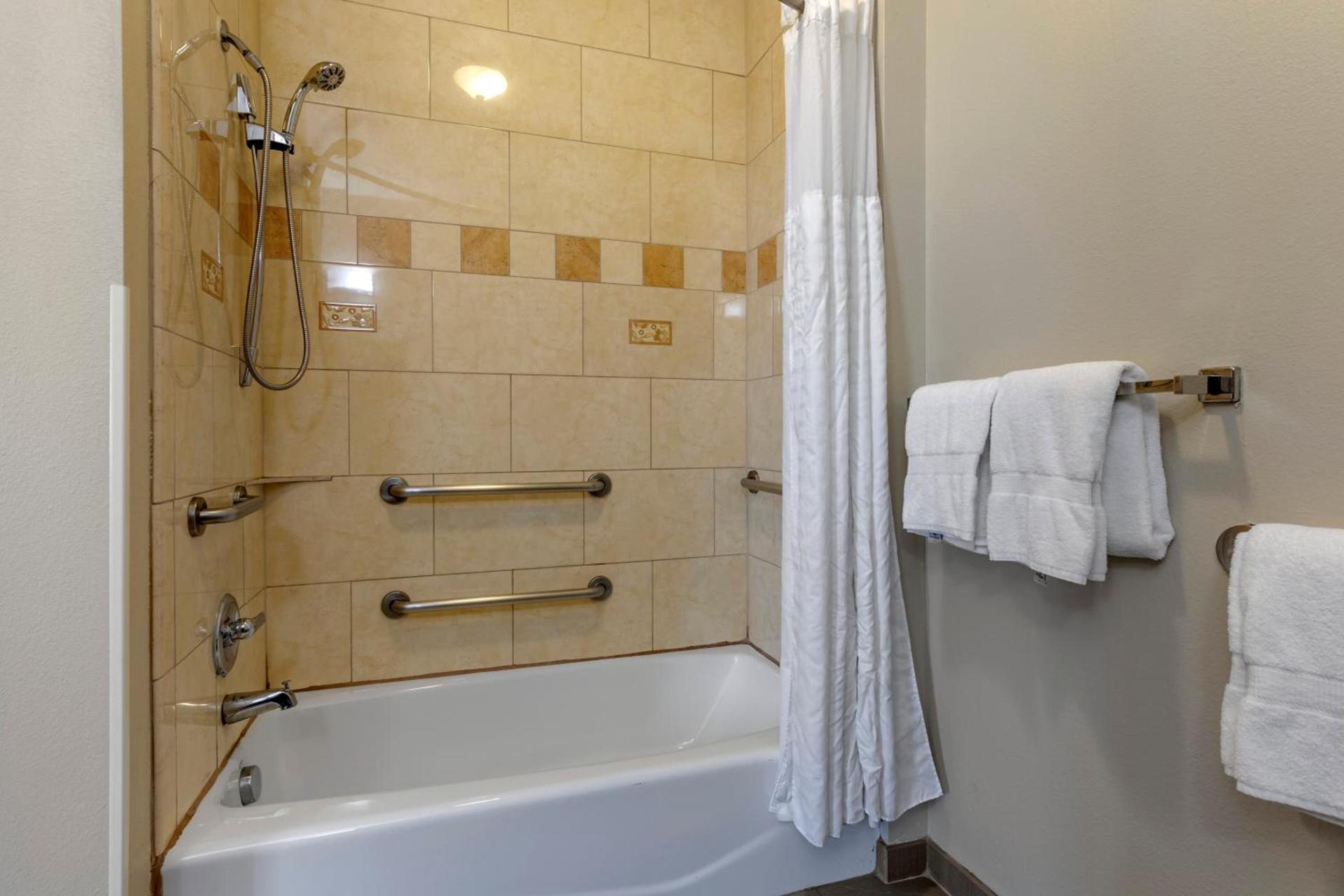 Comfort Inn & Suites Near Lake Lewisville photo 32