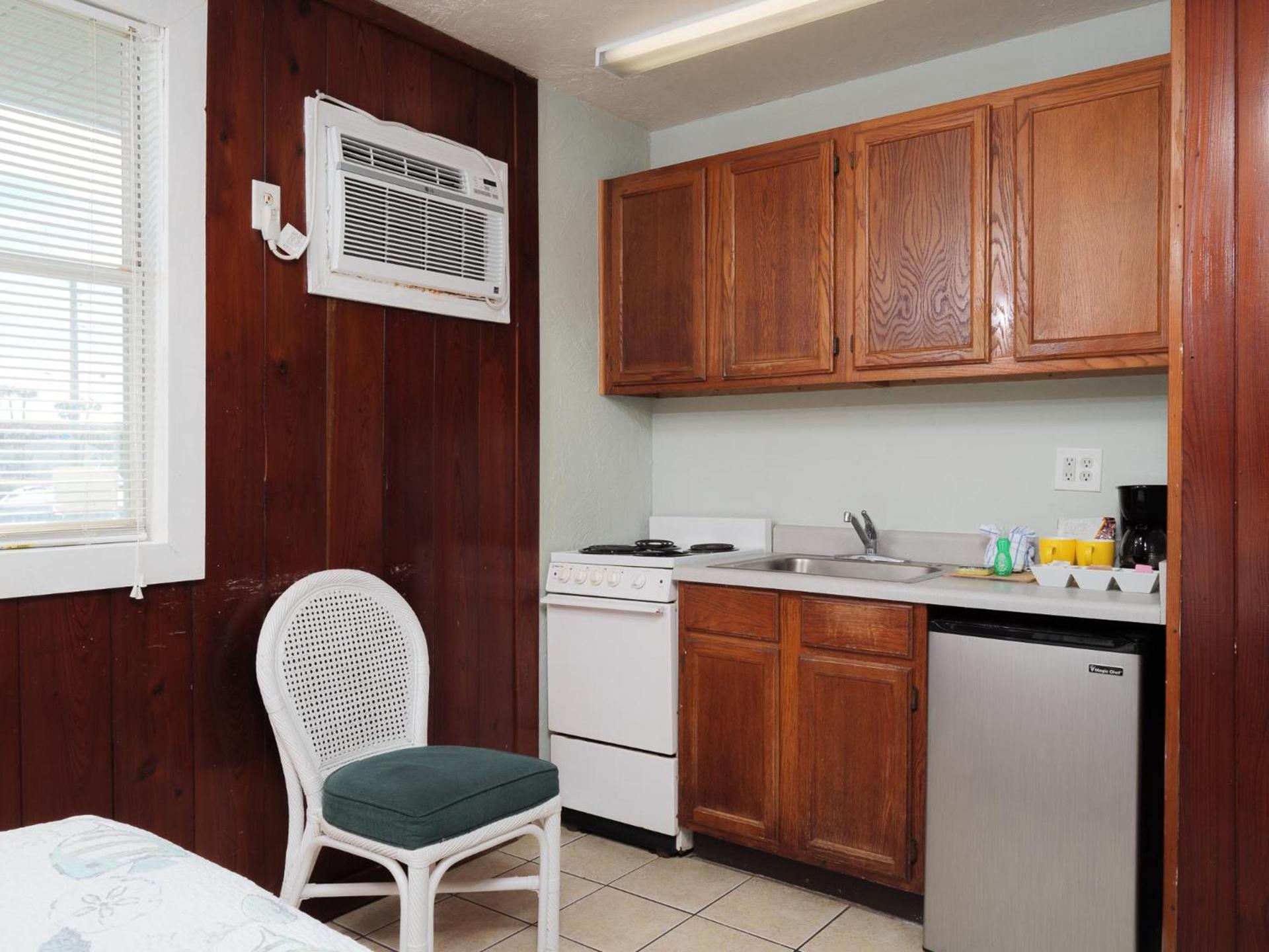 Sea Aire Oceanfront Inn photo 13