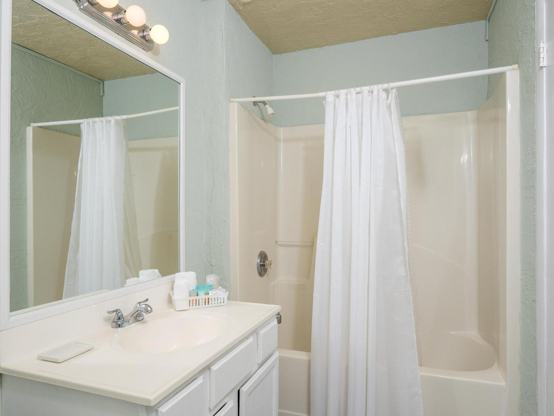 Sea Aire Oceanfront Inn photo 14