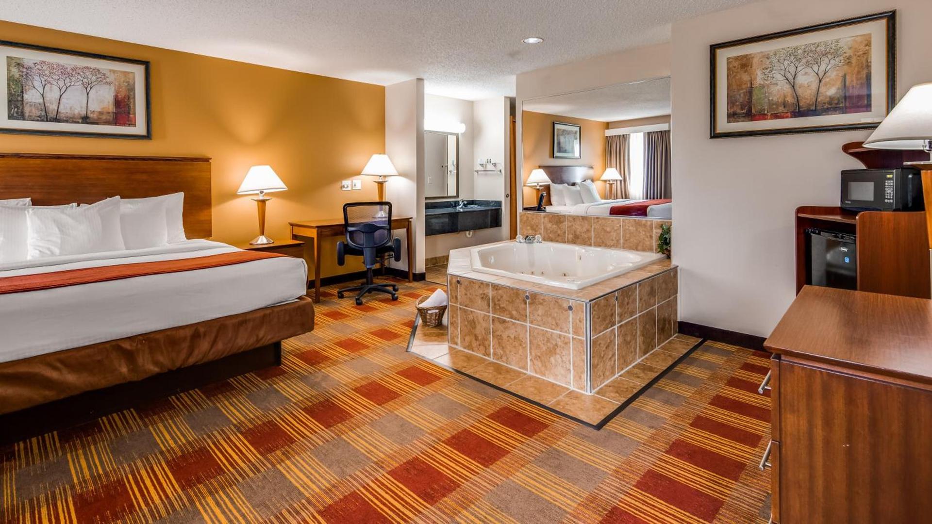 Best Western Lakewood Inn photo 39
