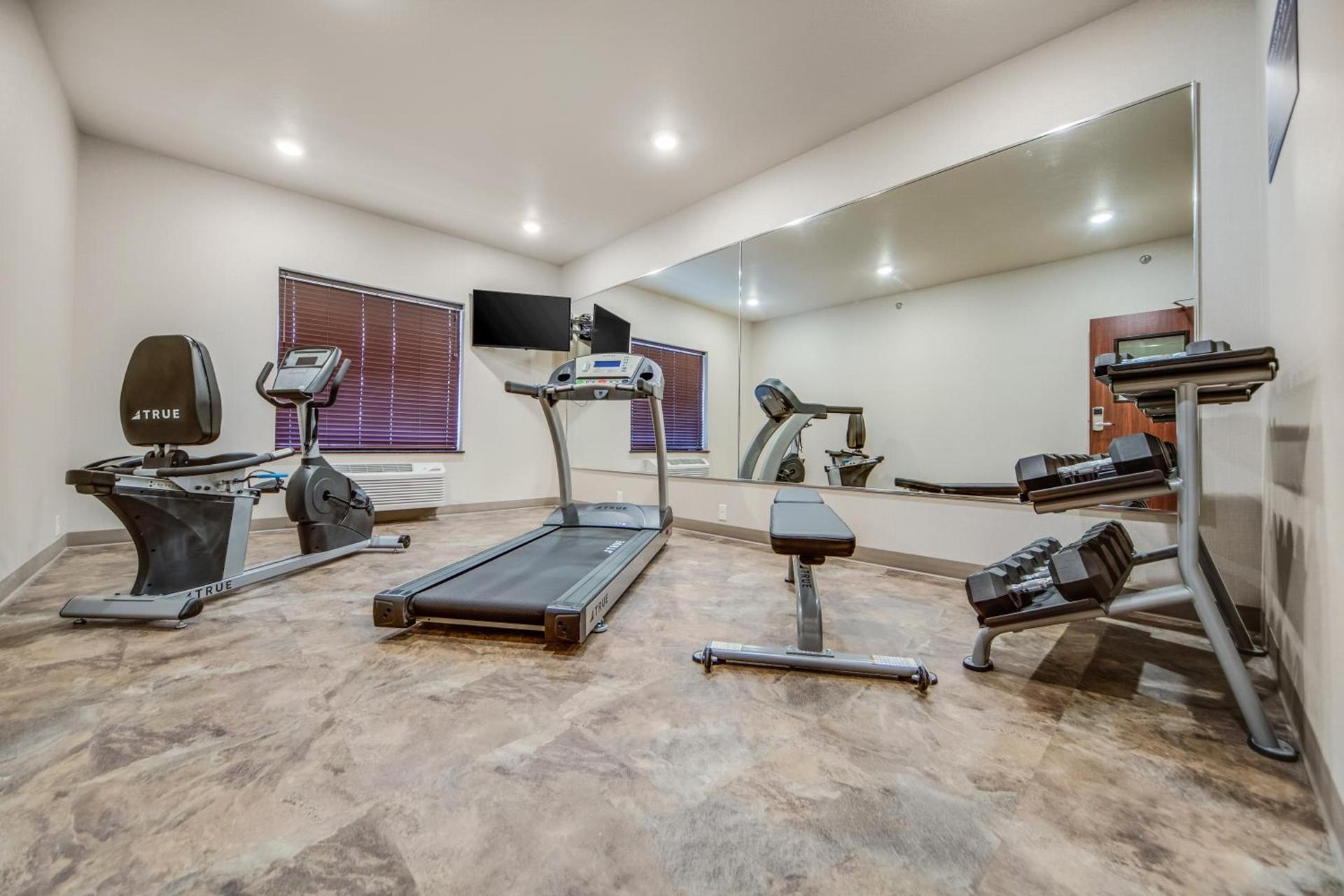 Cobblestone Hotel & Suites - Cozad photo 29