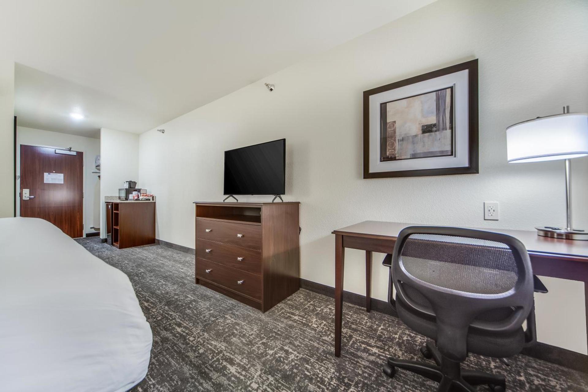 Cobblestone Hotel & Suites - Cozad photo 23