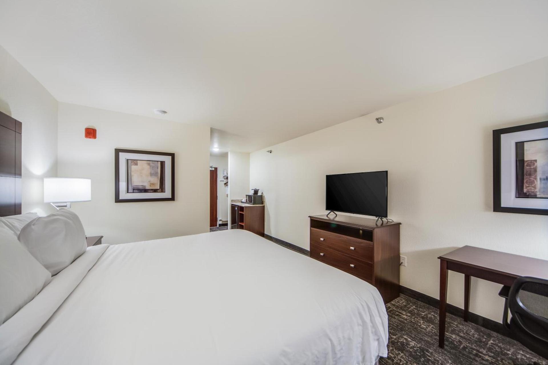 Cobblestone Hotel & Suites - Cozad photo 11