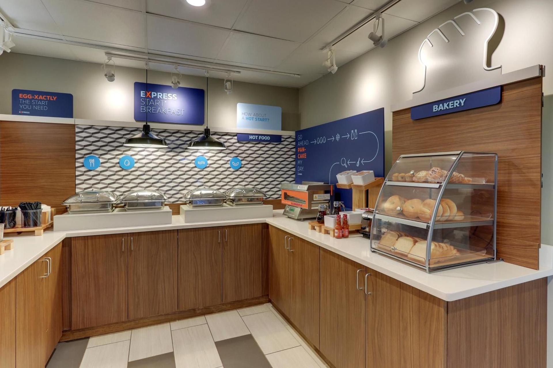 Holiday Inn Express - Cincinnati North - Monroe by IHG photo 25