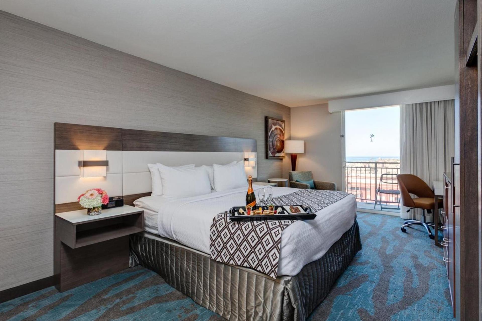 Crowne Plaza Ventura Beach by IHG photo 14