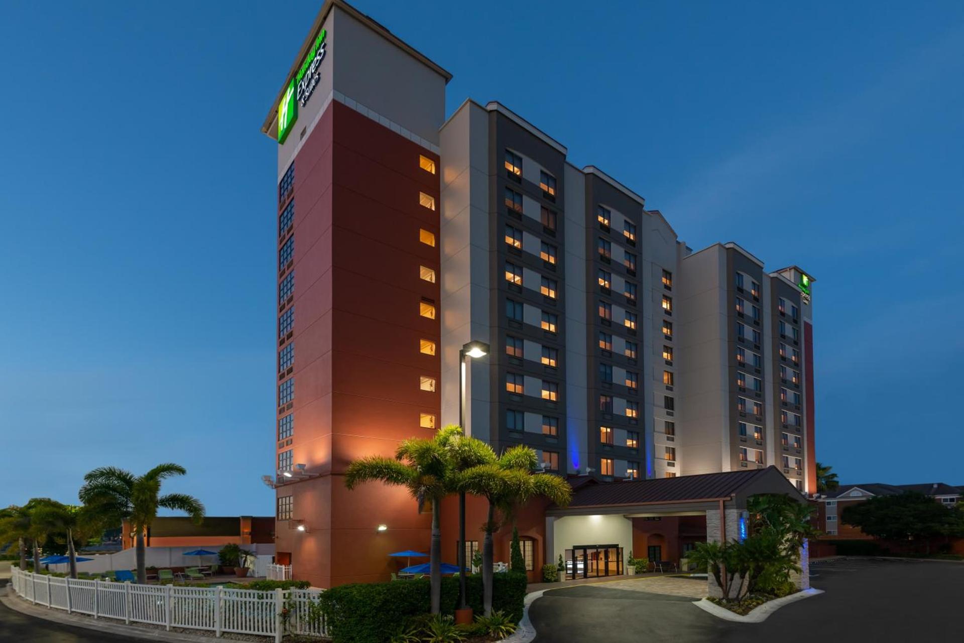 Holiday Inn Express & Suites - Nearest Universal Orlando by IHG photo 41