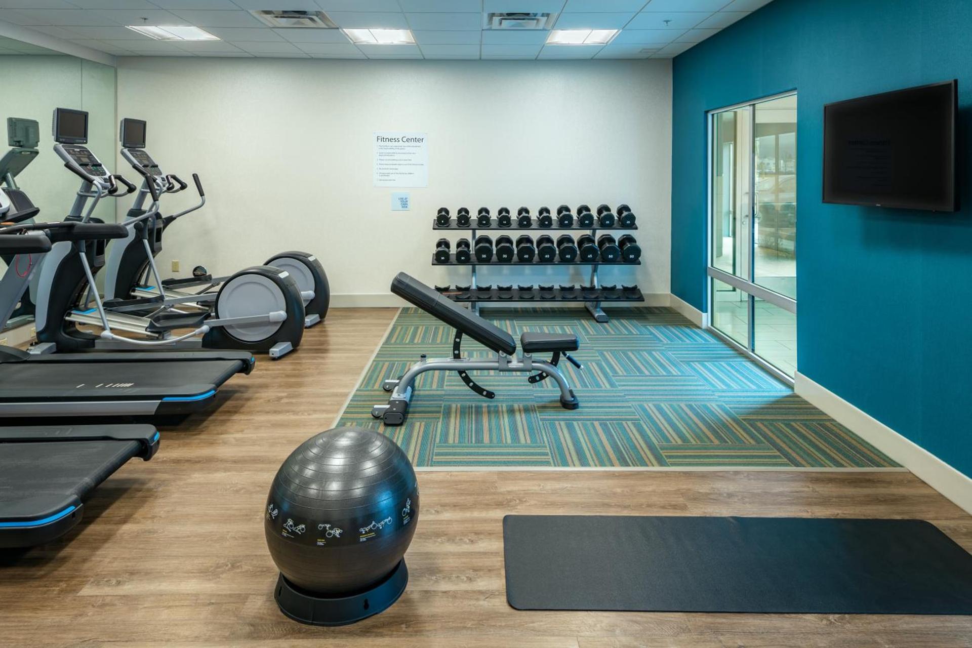 Holiday Inn Express & Suites - Medford by IHG photo 28