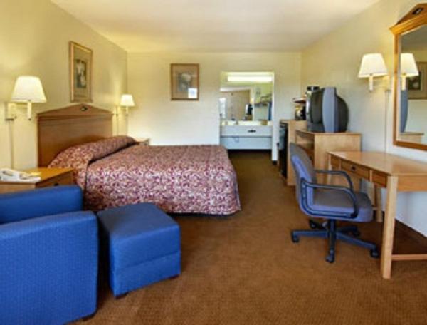 Super 8 by Wyndham Breaux Bridge photo 21