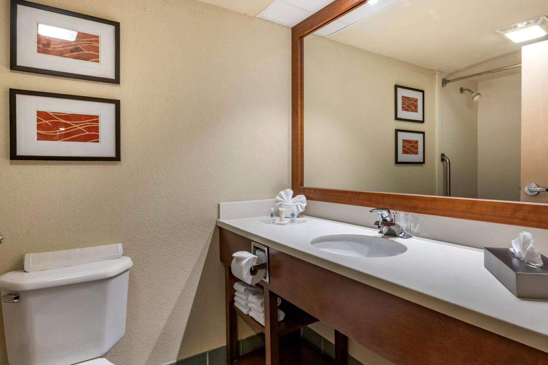 Comfort Suites Miami - Kendall photo 12