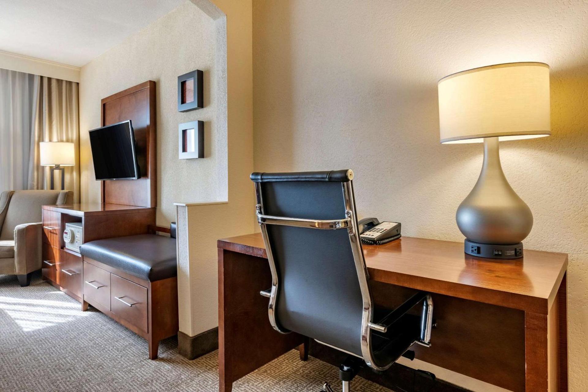 Comfort Suites Miami - Kendall photo 13