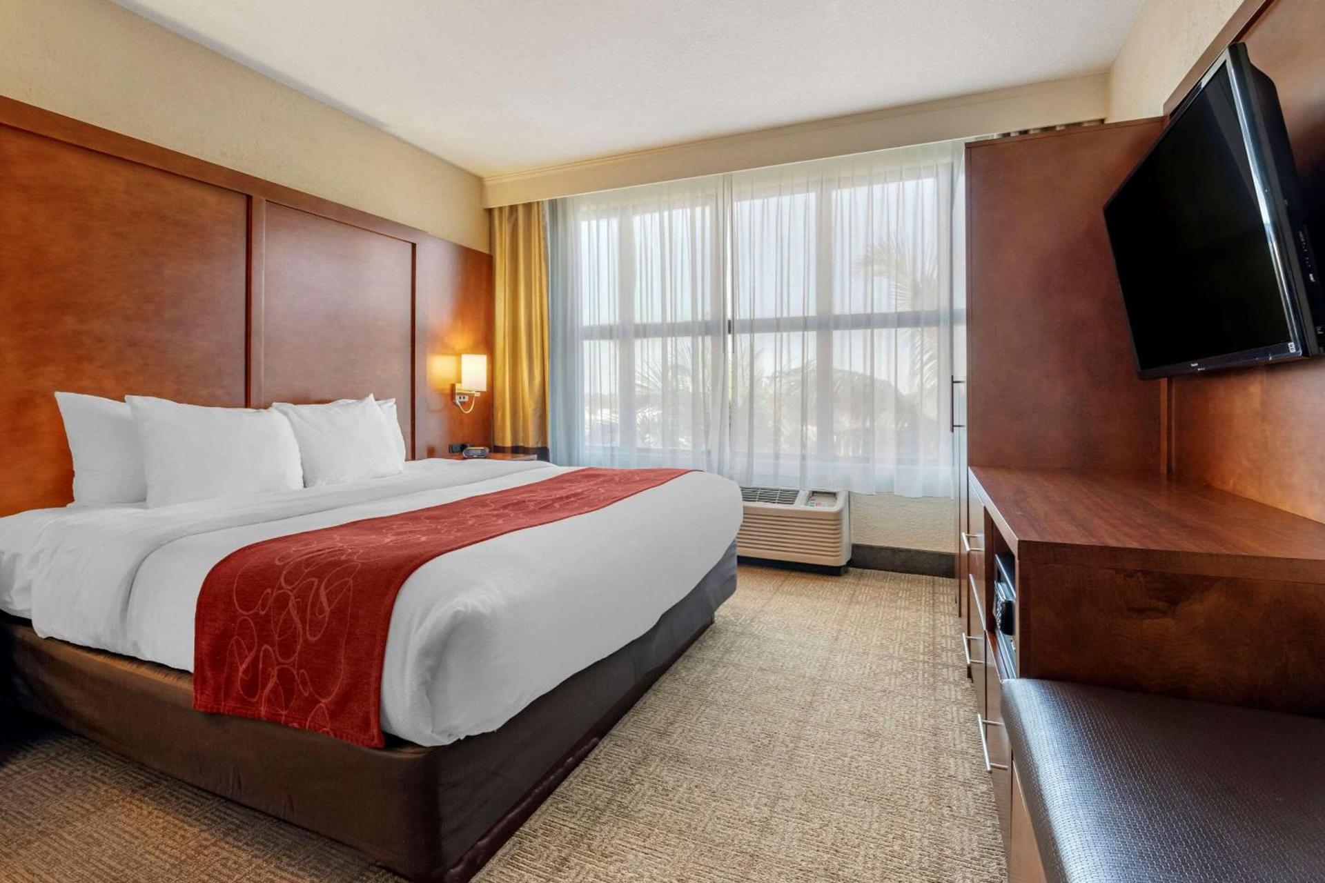 Comfort Suites Miami - Kendall photo 14