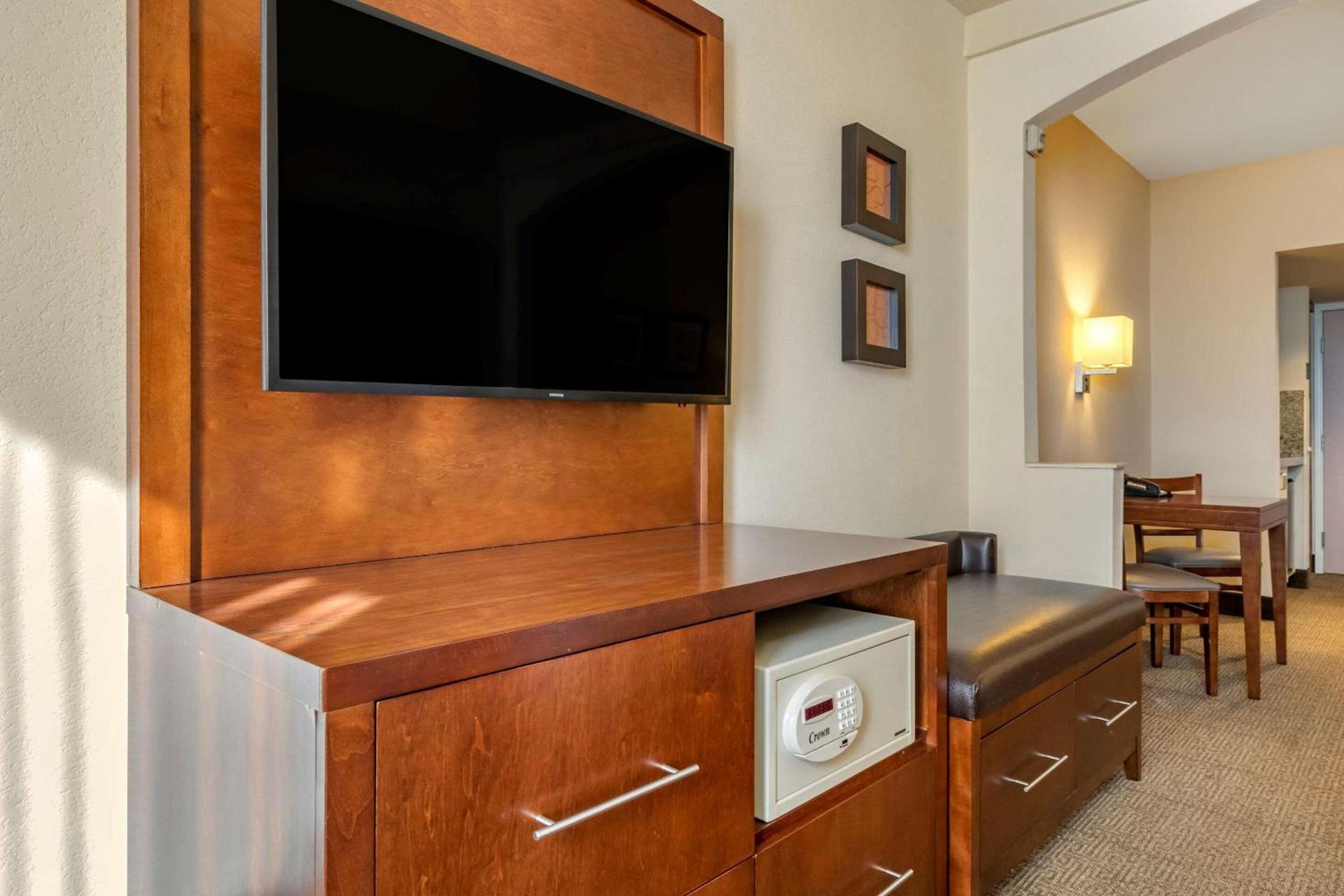 Comfort Suites Miami - Kendall photo 20