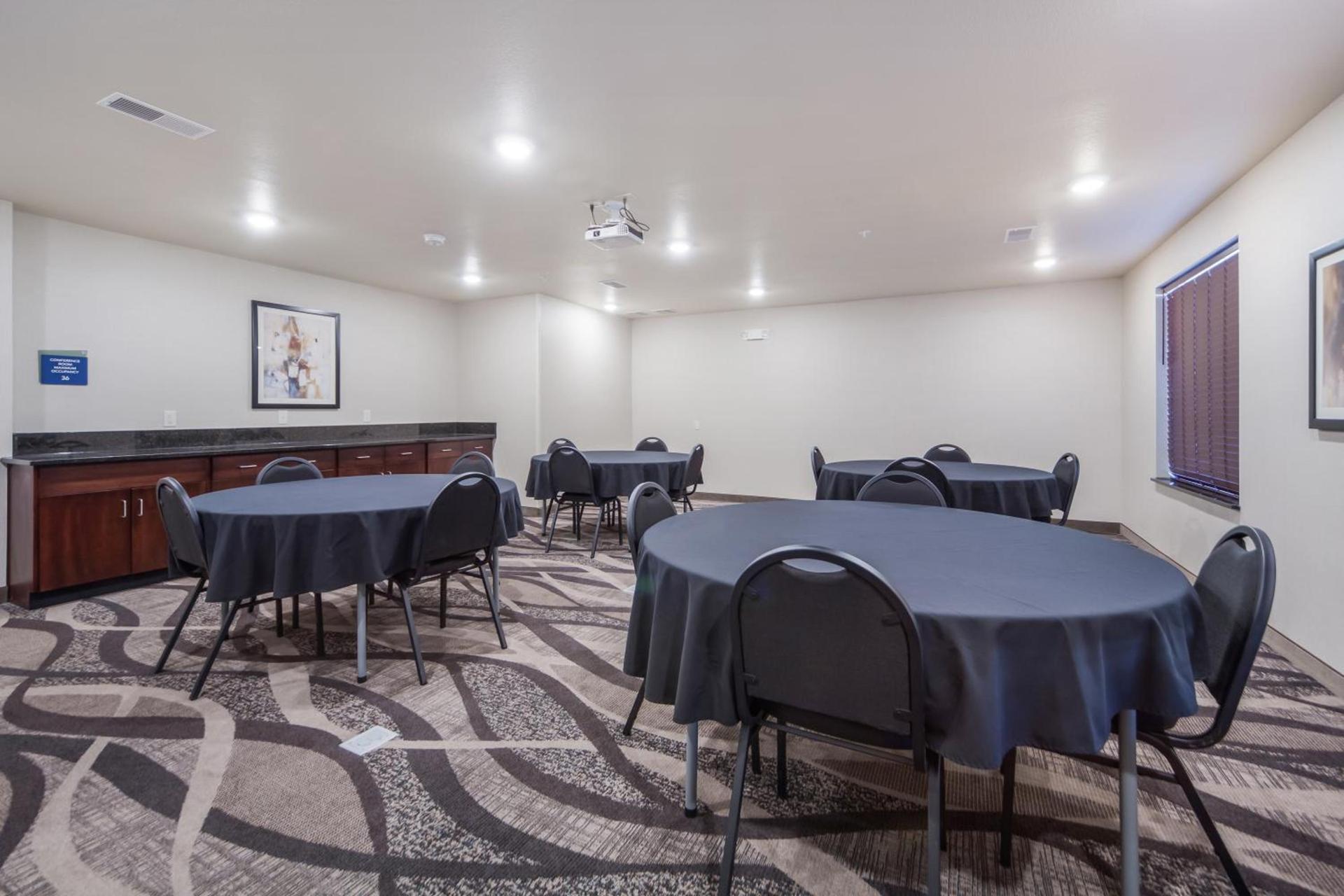 Cobblestone Inn & Suites - Holdrege photo 12