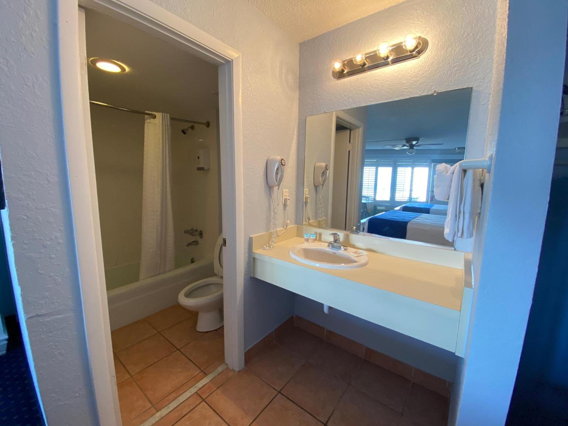 Coral Sands Inn photo 26