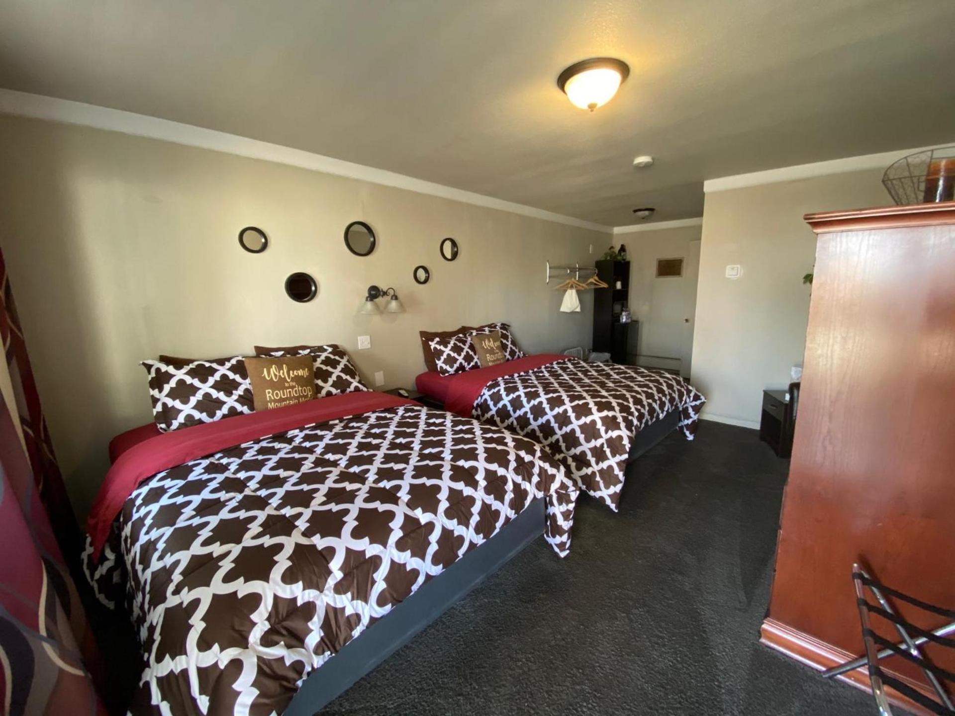 Roundtop Mountain Vista - Cabins and Motel photo 18