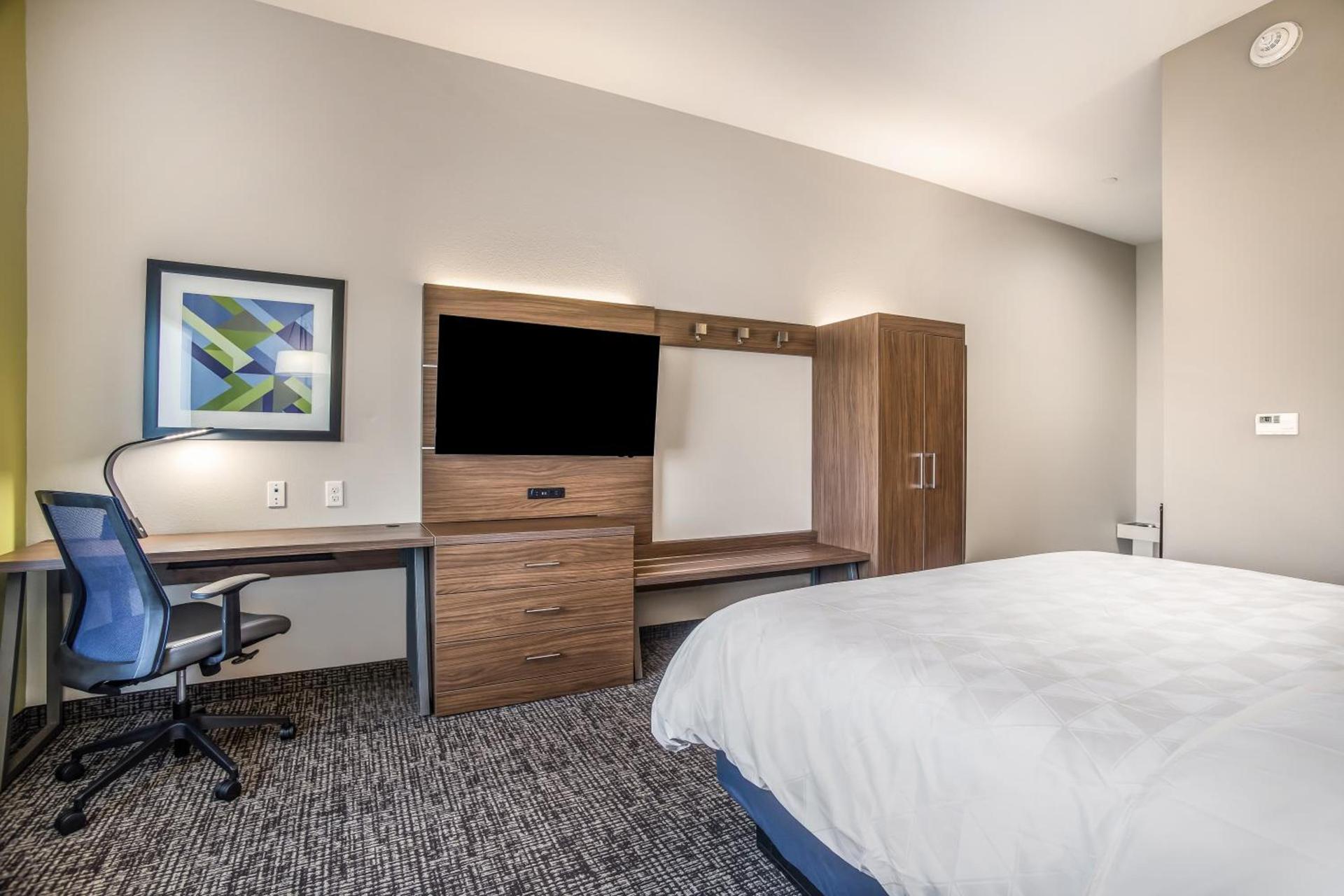 Holiday Inn Express & Suites Tulsa East - Catoosa by IHG photo 53
