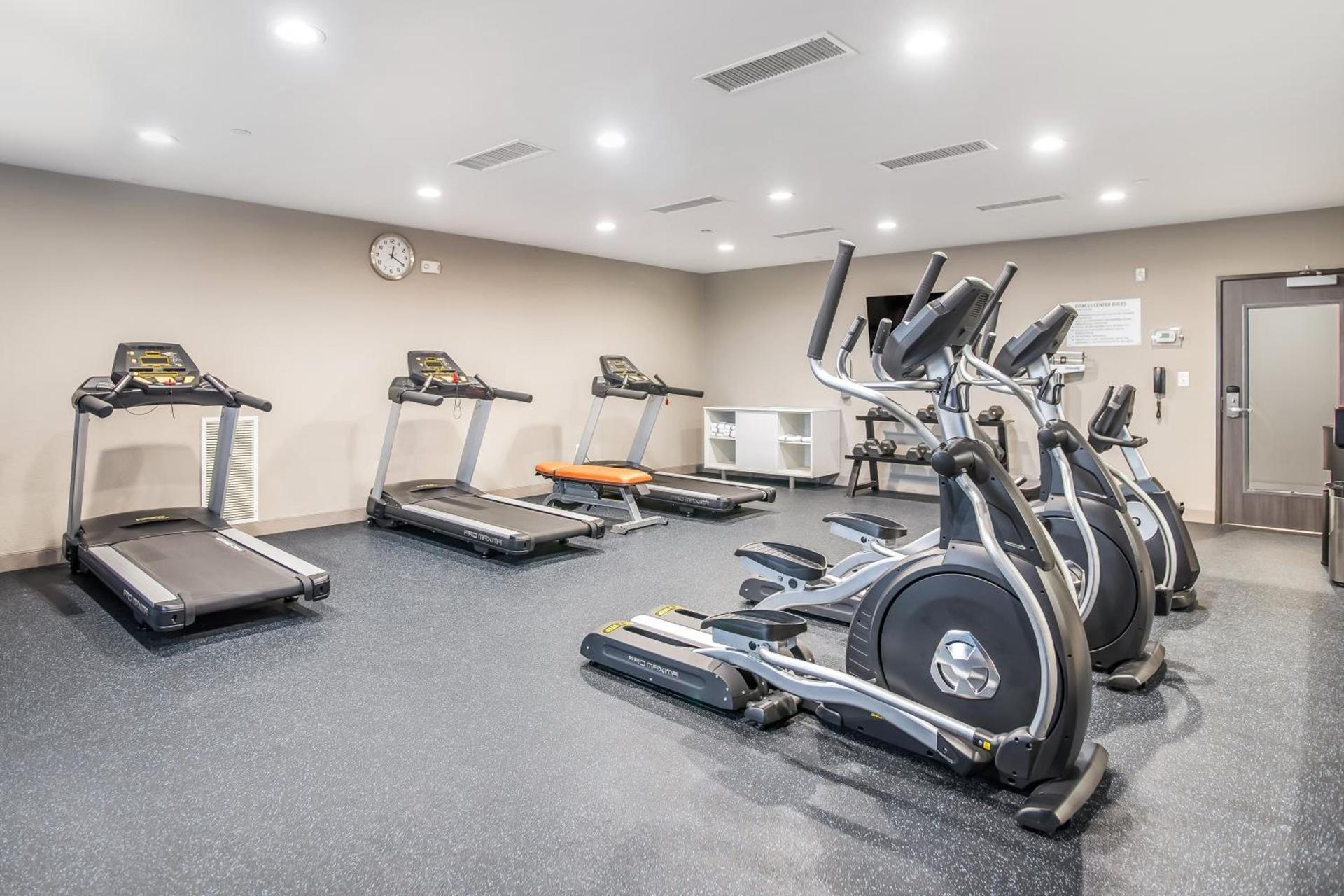 Holiday Inn Express & Suites Tulsa East - Catoosa by IHG photo 36