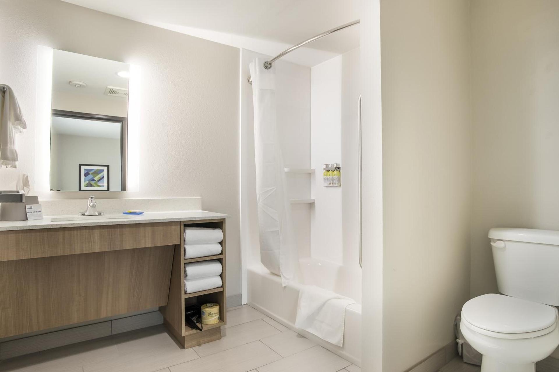 Holiday Inn Express & Suites Tulsa East - Catoosa by IHG photo 45