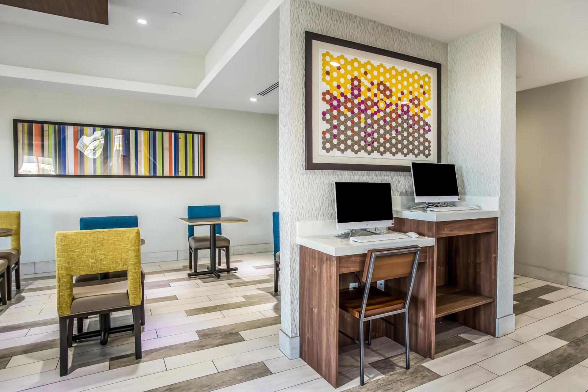 Holiday Inn Express & Suites Tulsa East - Catoosa by IHG photo 31