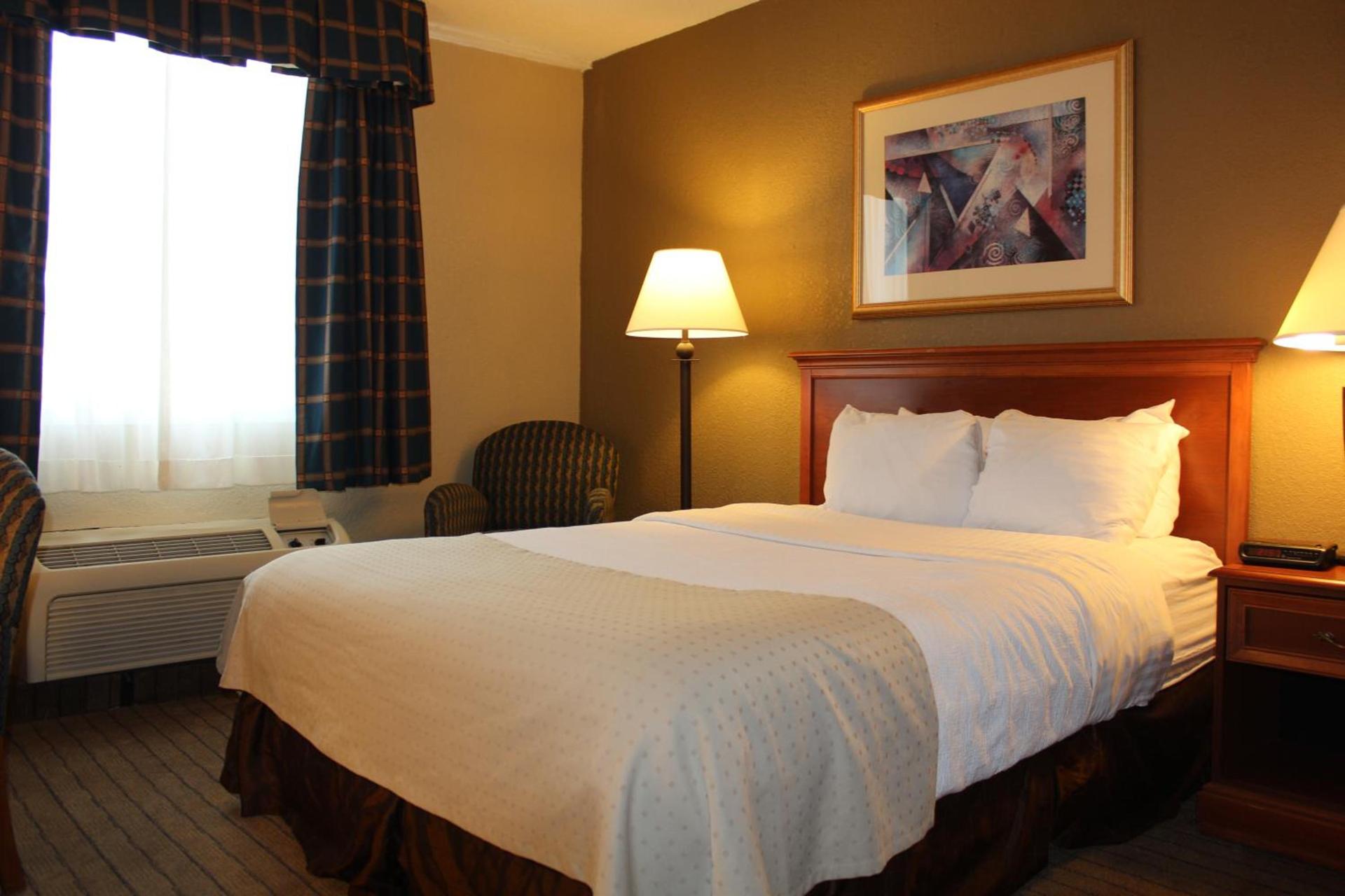 Alexandria Hotel & Conference Center photo 2